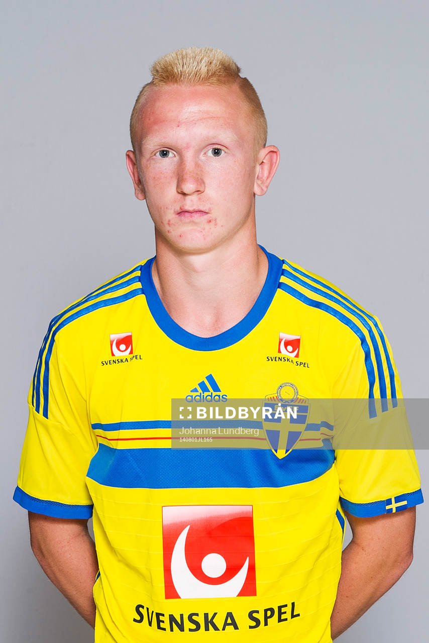Max Olsson, som spelar i P15/99-landslaget, poserar för ett porträtt den 1 augusti 2014 i Stockholm.