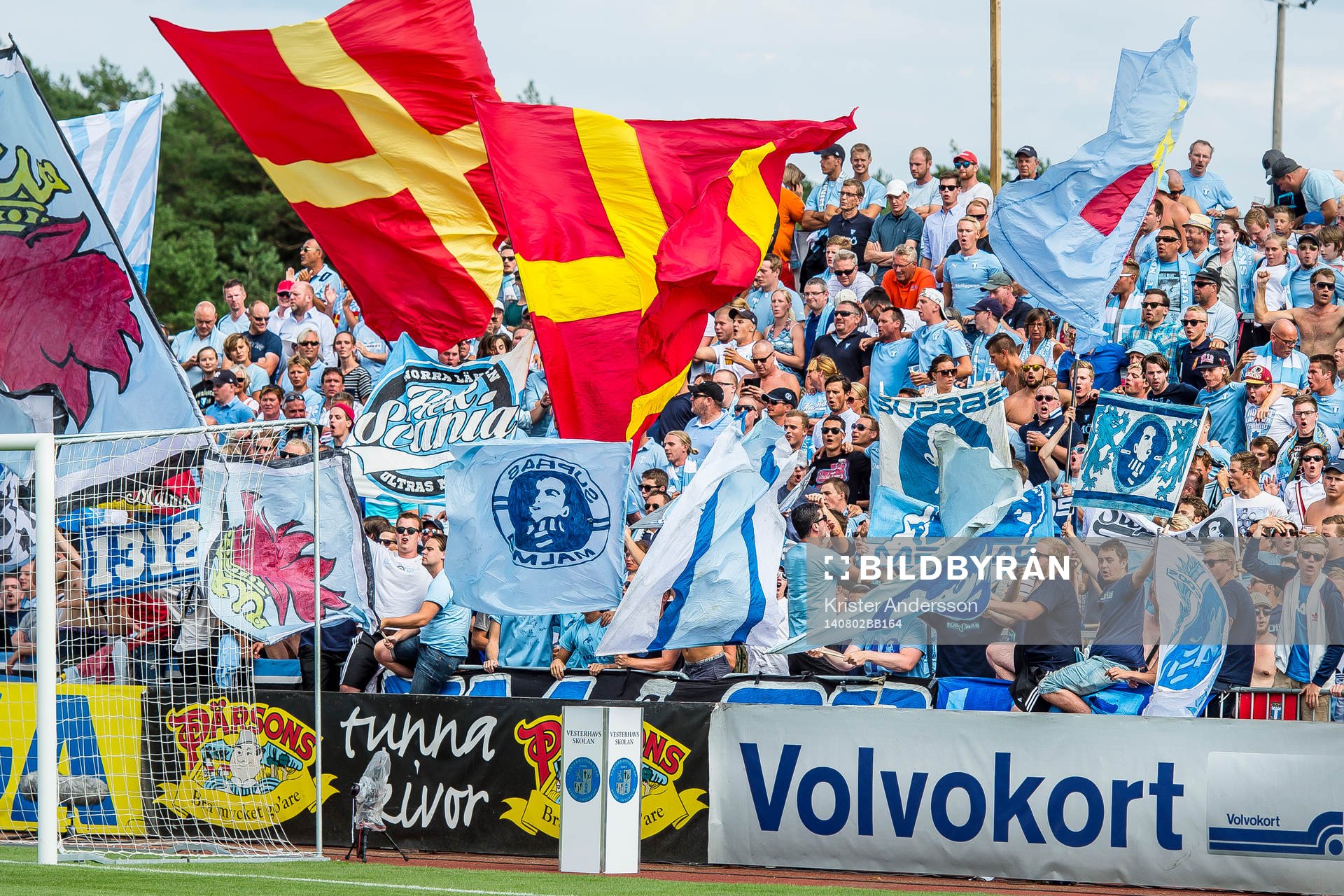 Malmö supportrar före fotbollsmatchen i Allsvenskan