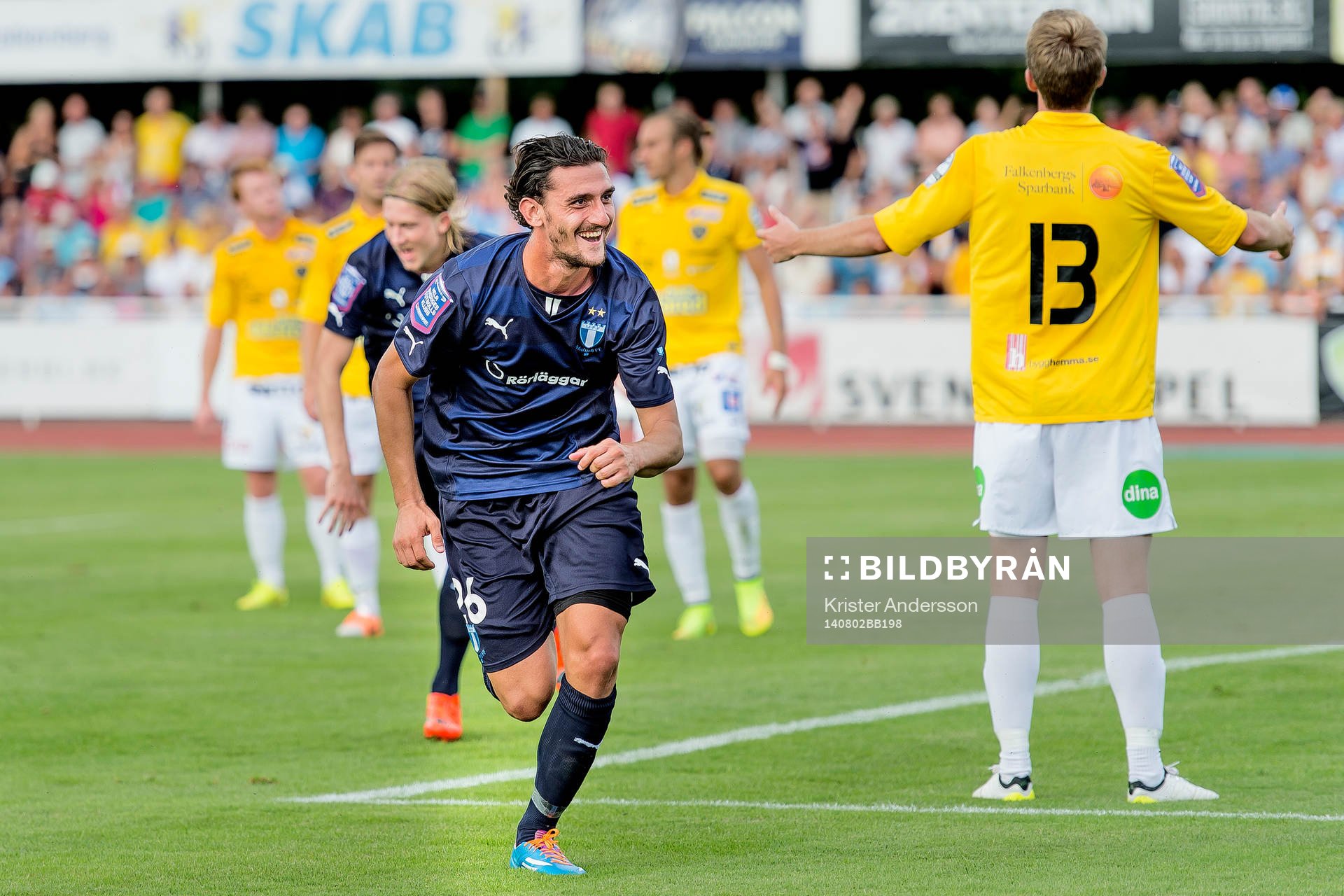 Malmö FFs Agon Mehmeti gör sitt andra mål och jublar
