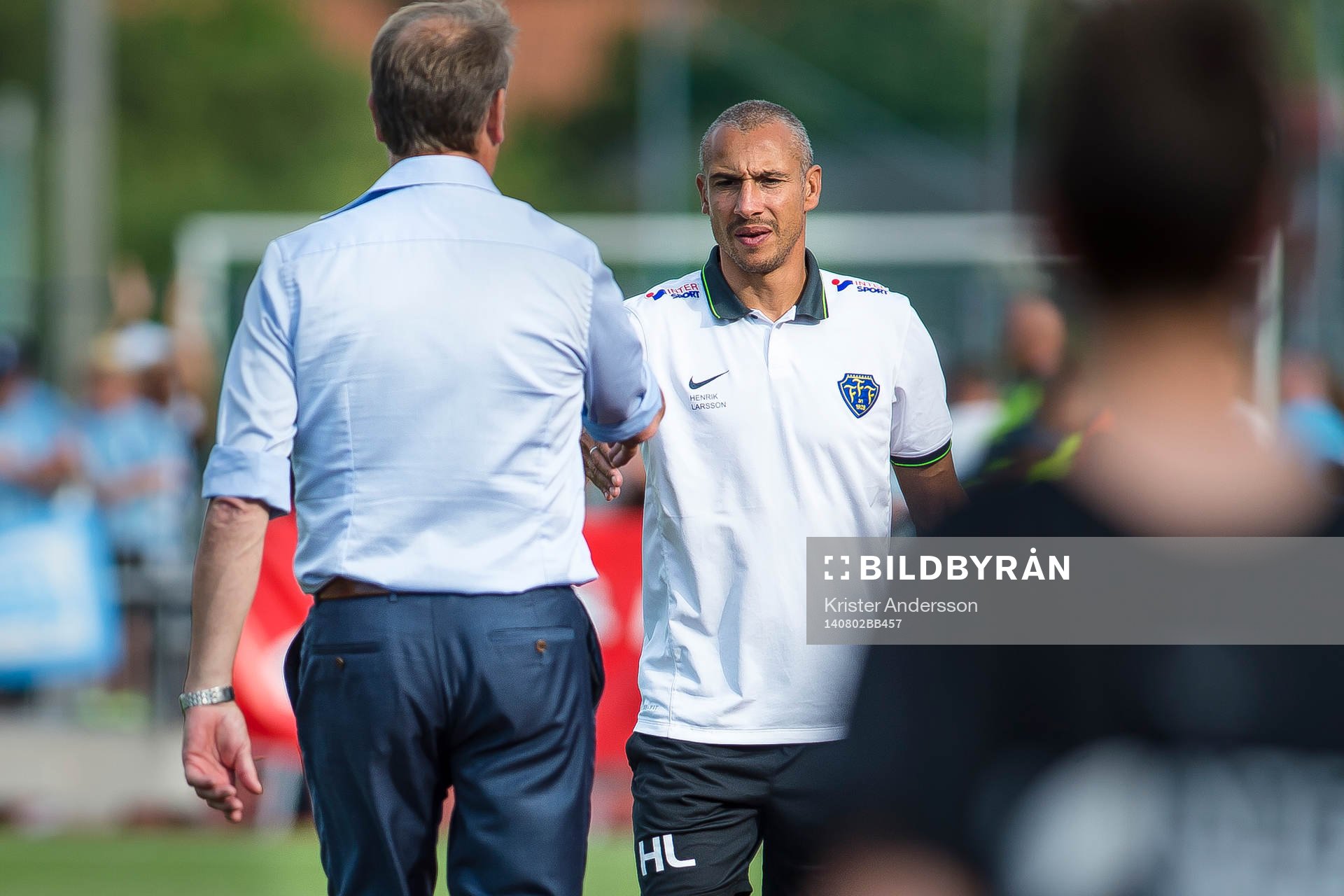 Falkenbergs tränare Henrik Larsson tackar Malmö FFs