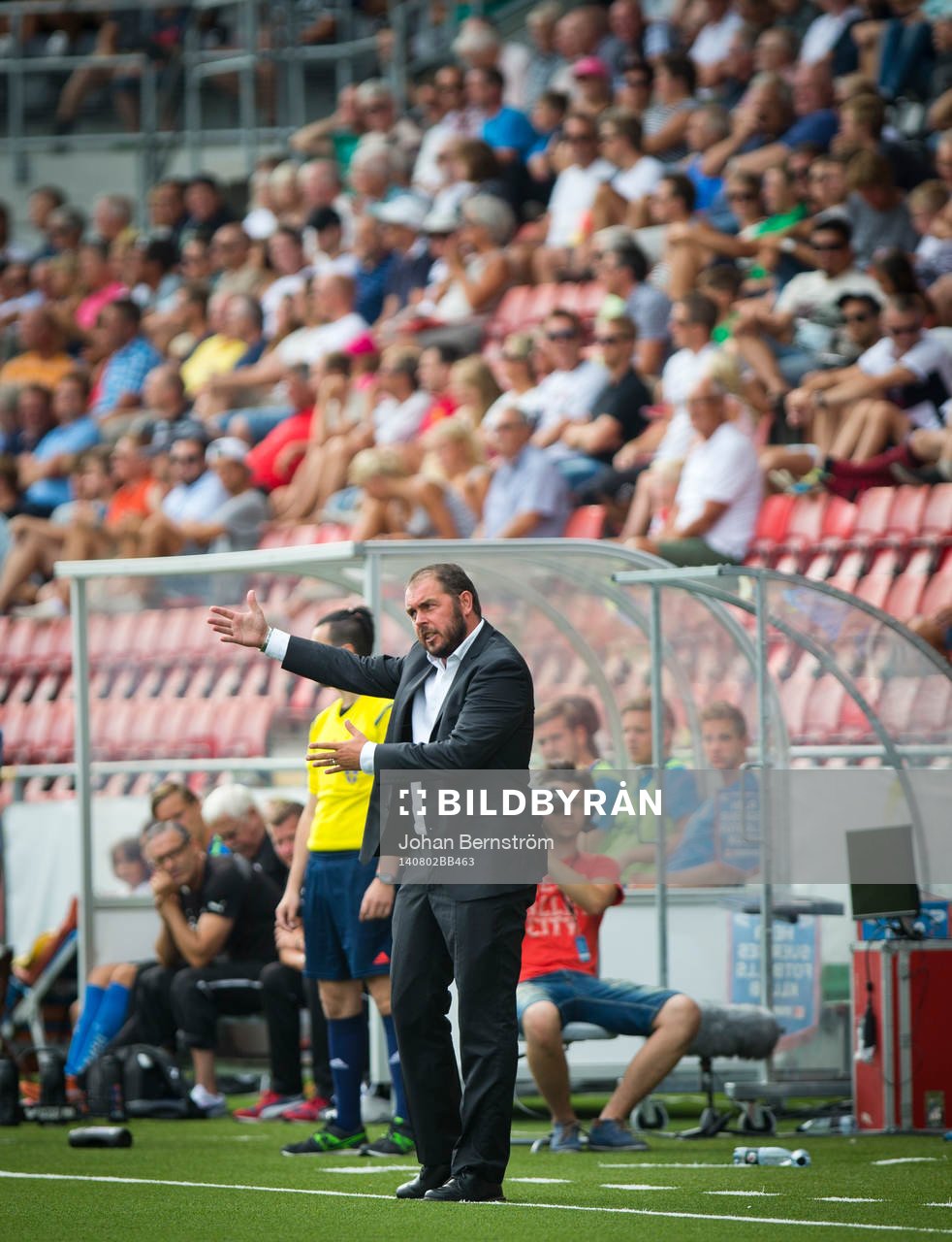 Örebros tränare Alexander Axén deppar