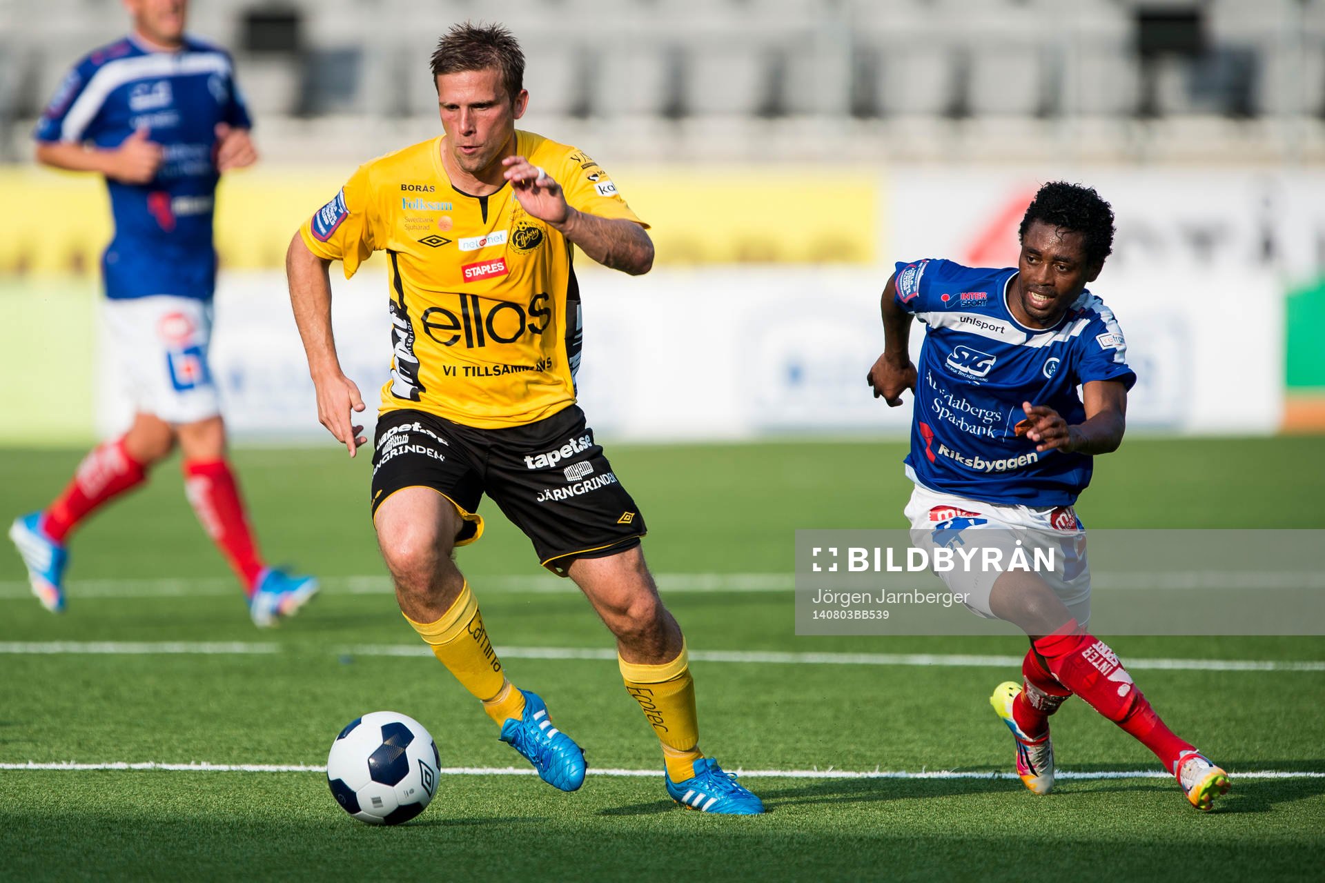 Elfsborgs Anders Svensson och Åtvidabergs Emmanuel Dogbe