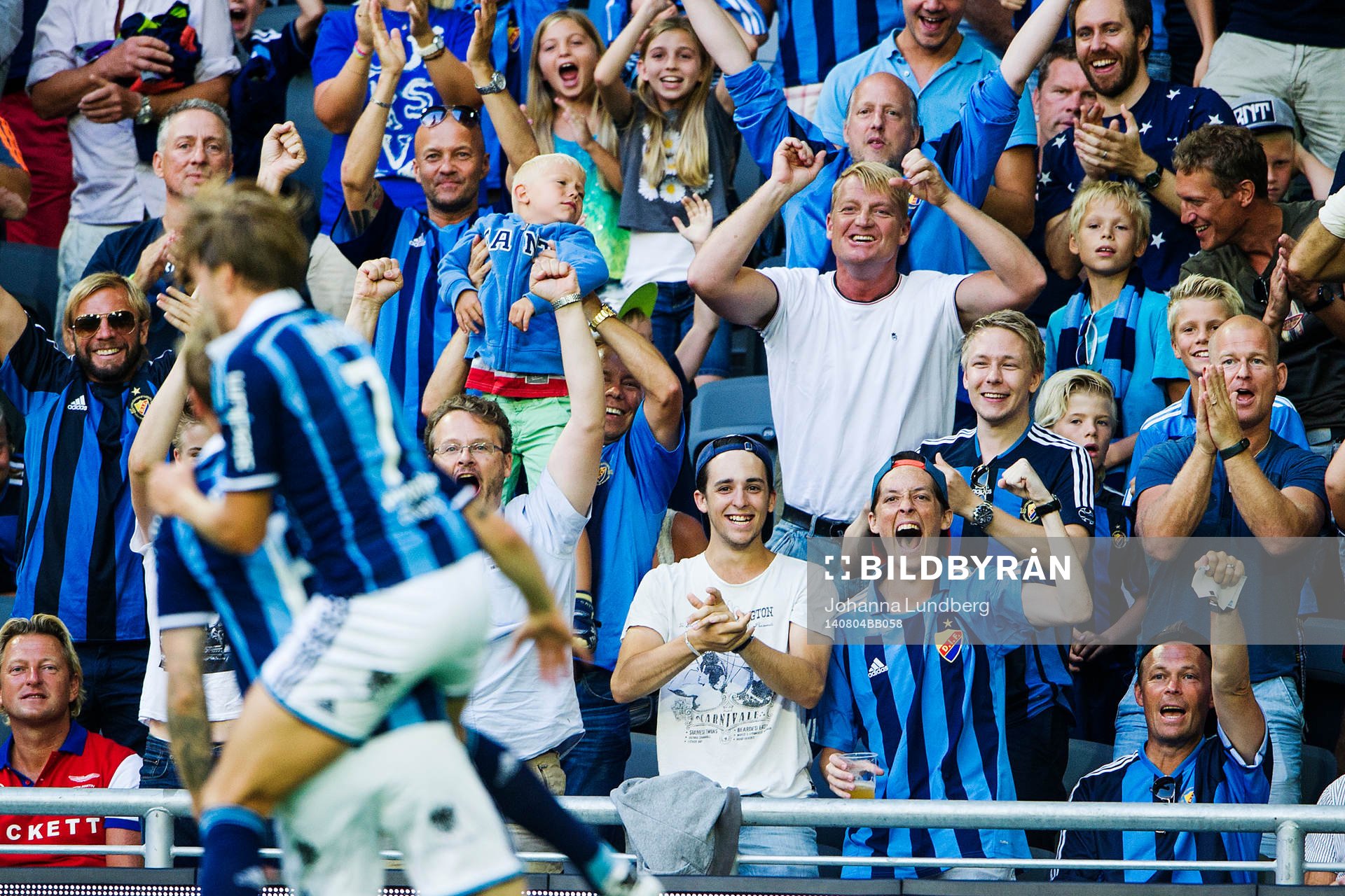 Djurgårdens supportrar jublar