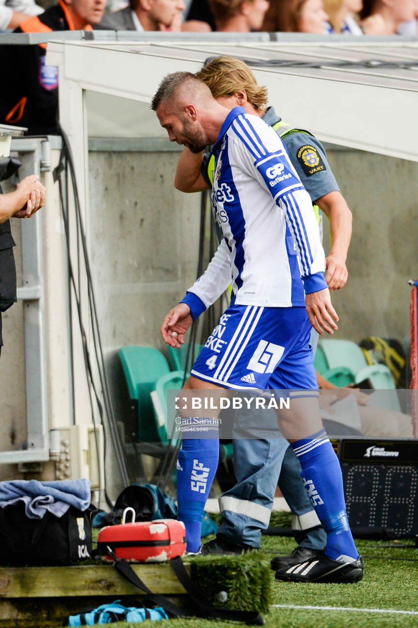 IFK Göteborgs Kjetil Waehler får rött kort