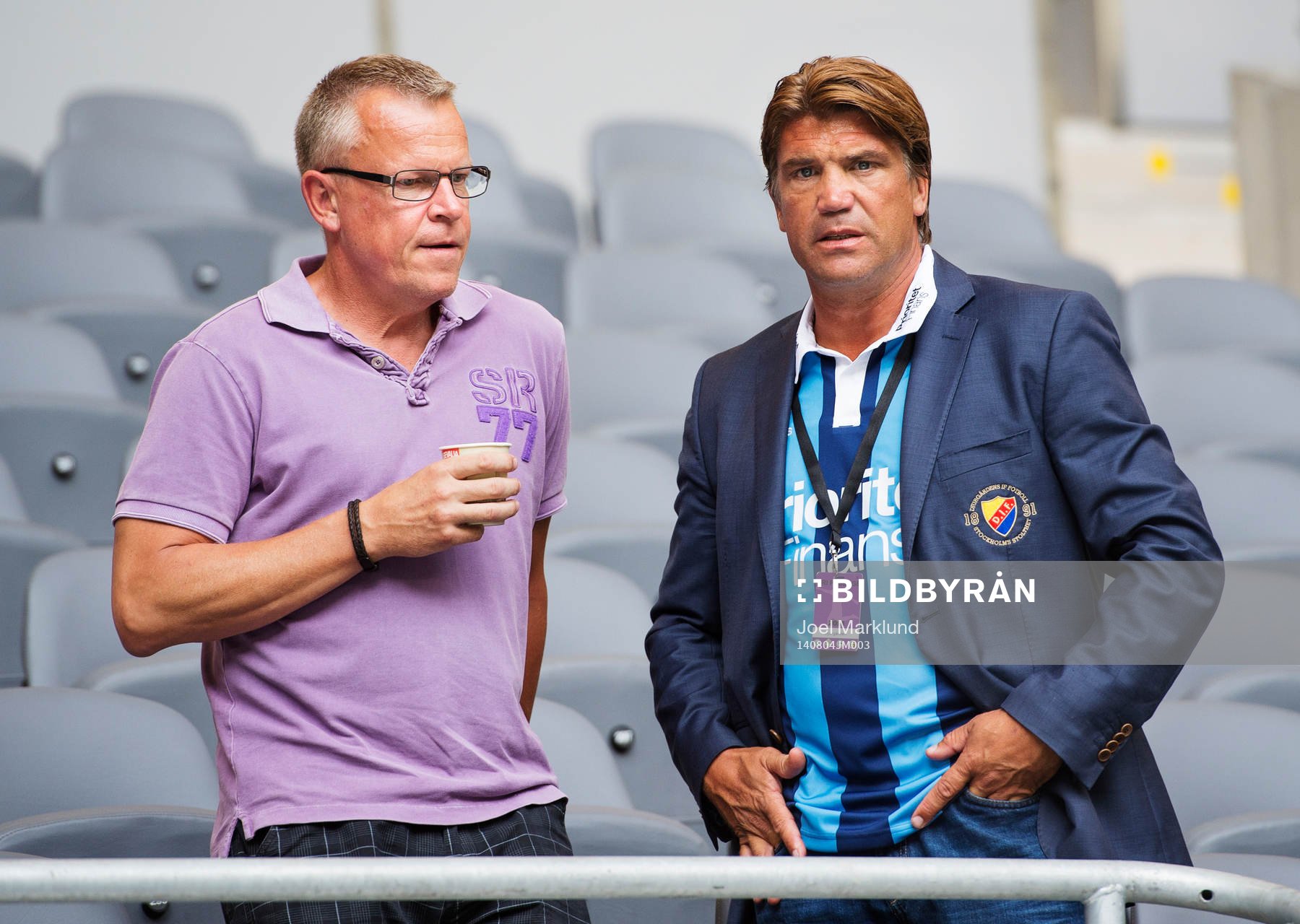 Norrköpings tränare Jan Andersson och Djurgårdens sportchef Bo Andersson pratar med varandra inför fotbollsmatchen i Allsvenskan mellan Djurgården och Helsingborg den 4 augusti 2014 i Stockholm.