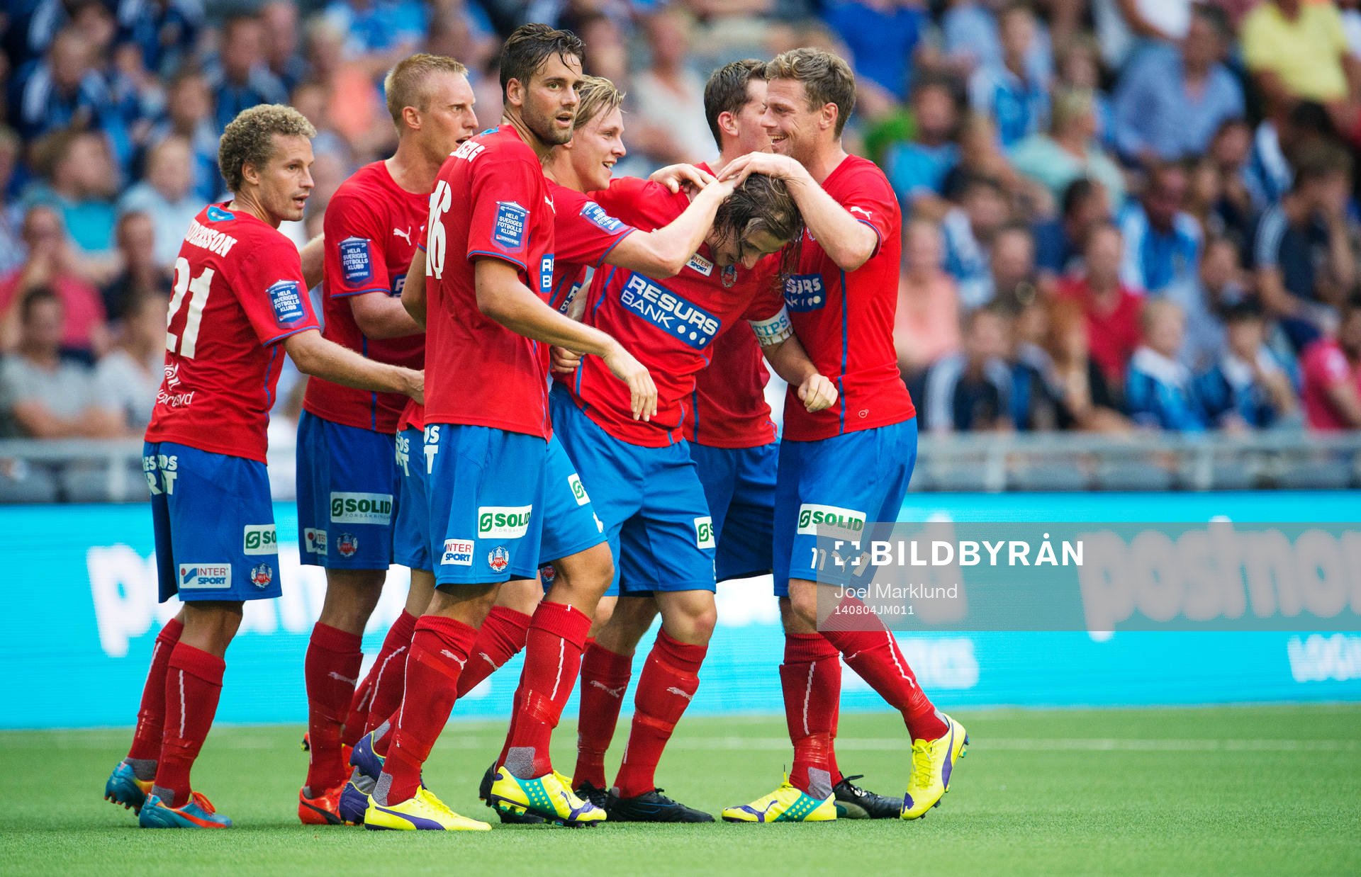 Helsingborgs Darijan Bojanic gratuleras