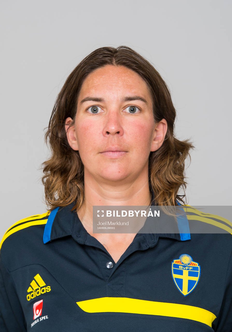 Karin Breding, målvaktstränare för F15/99-landslaget i fotboll, poserar för ett porträtt den 6 augusti 2014 i Stockholm.