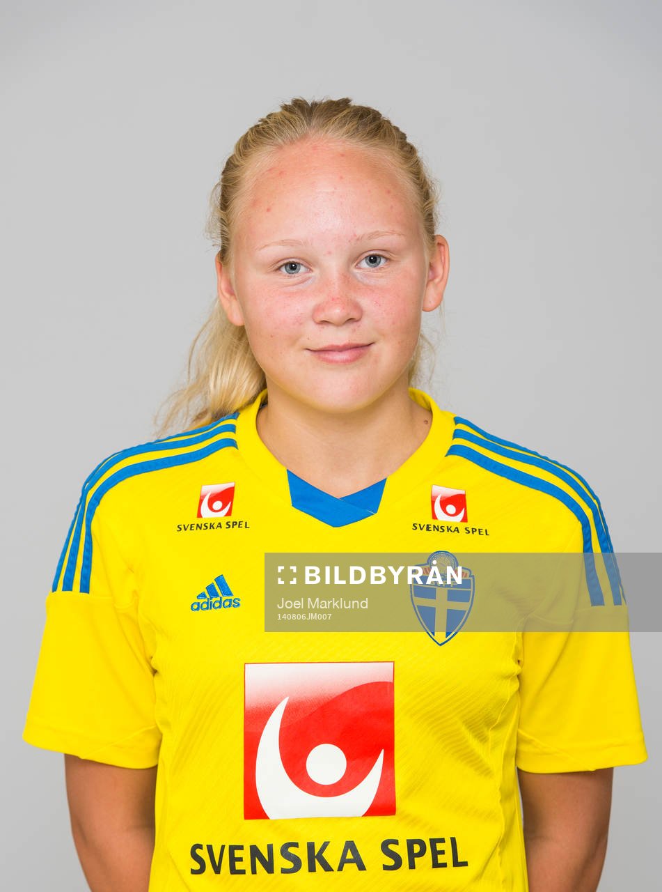 Wilma Wärulf, spelare i F15/99-landslaget i fotboll