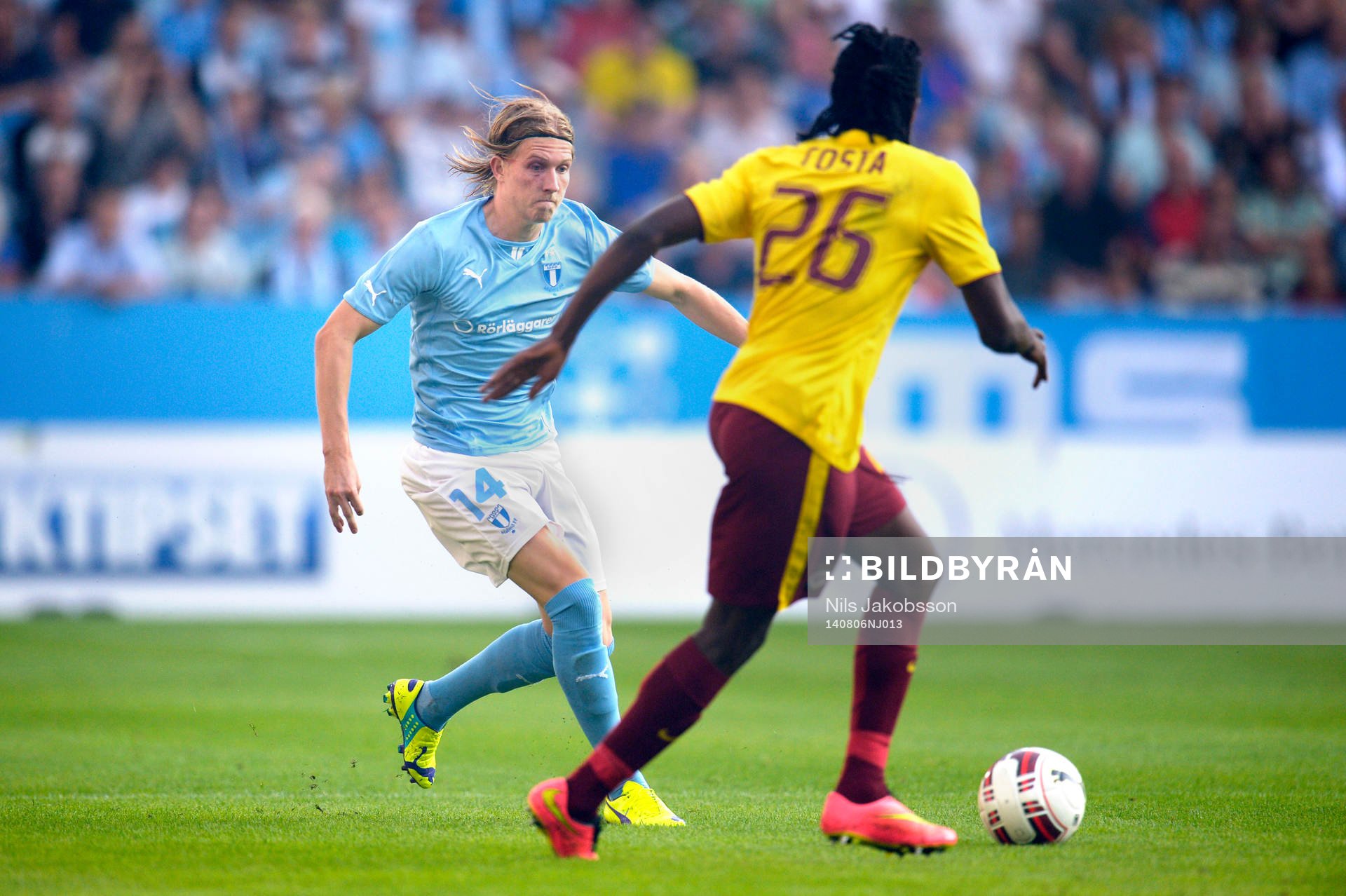 Malmö FFs Simon Kroon spelar vidare med blått öga