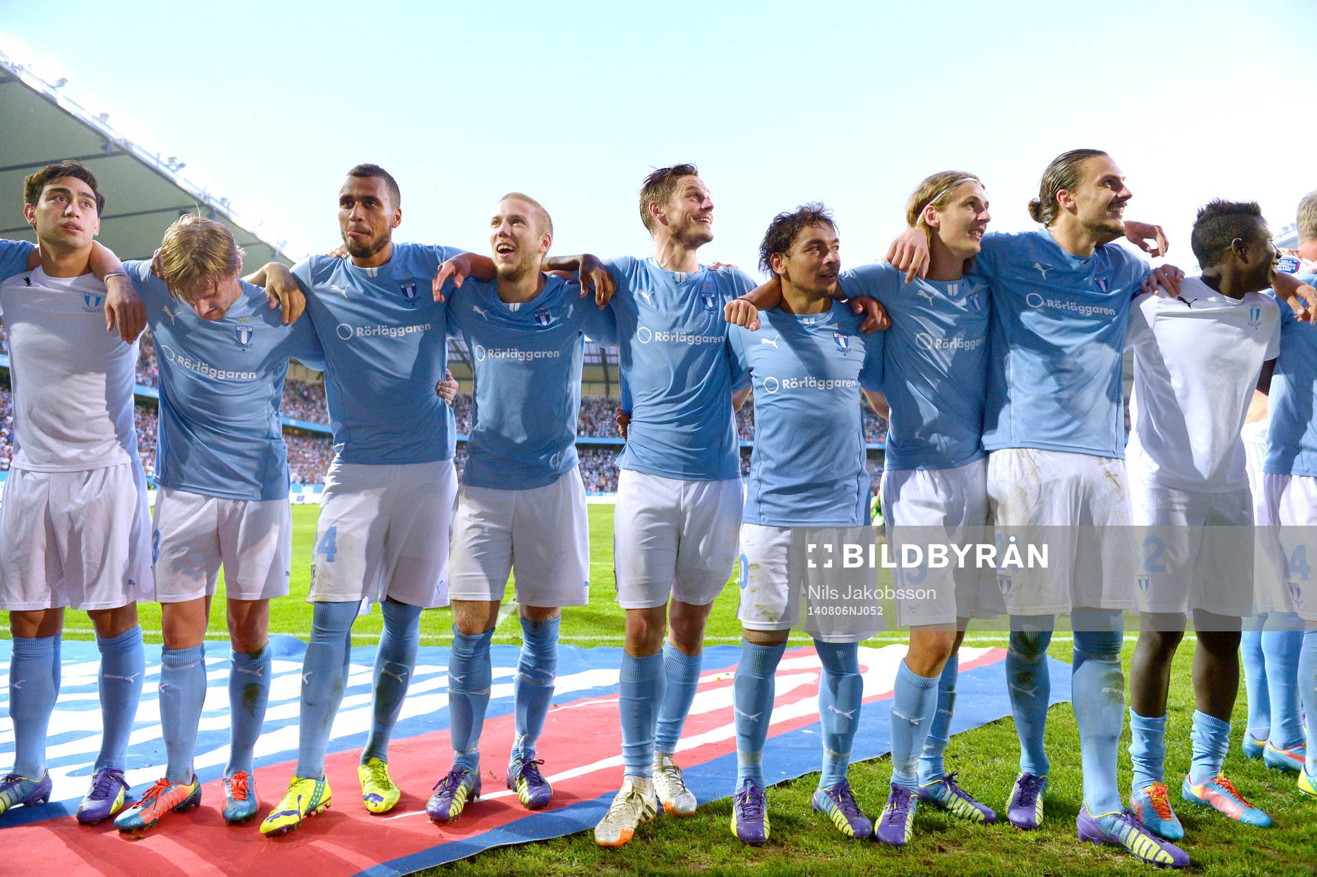 Malmö FFs spelare jublar efter segern i fotbollsmatchen i kvalet till Champions League mellan Malmö FF och Sparta Prag den 6 augusti 2014 i Malmö.