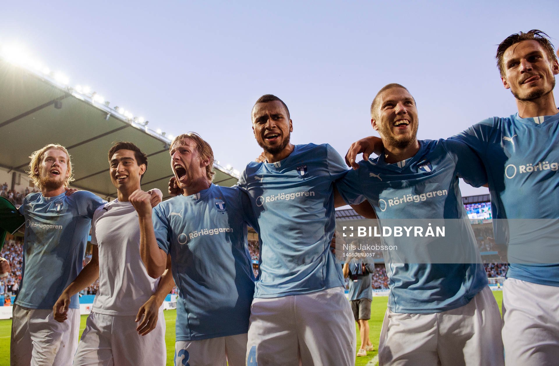 Malmö FFs Emil Forsberg jublar med Isaac Kiese Thelin,