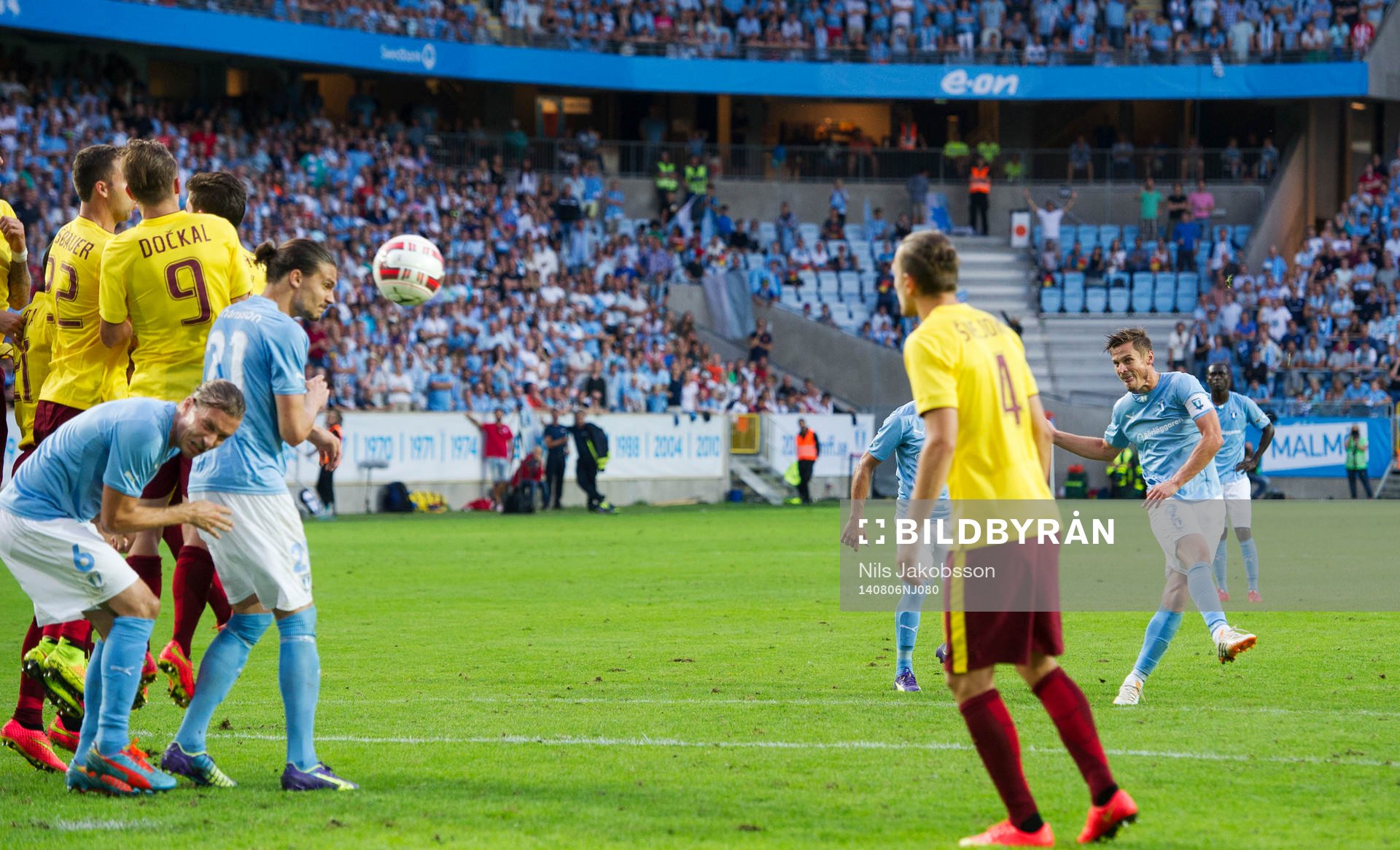 Malmö FFs Markus Rosenberg gör 2-0 på frispark