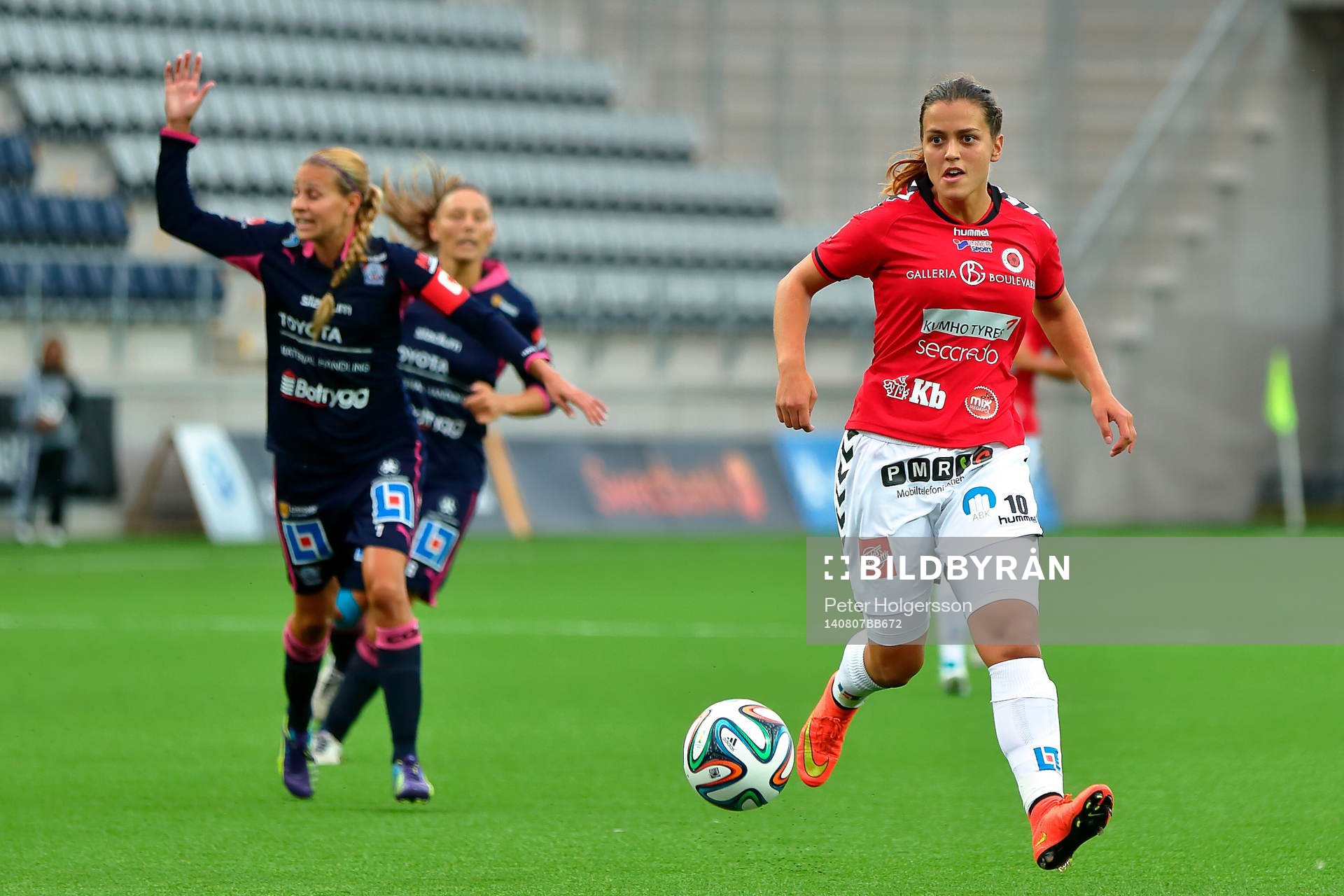 Kristianstads Marija Banusic gör 1-0 under finalen i Svenska Cupen mellan Linköping och Kristianstad den 07 augusti 2014 i Linköping.
