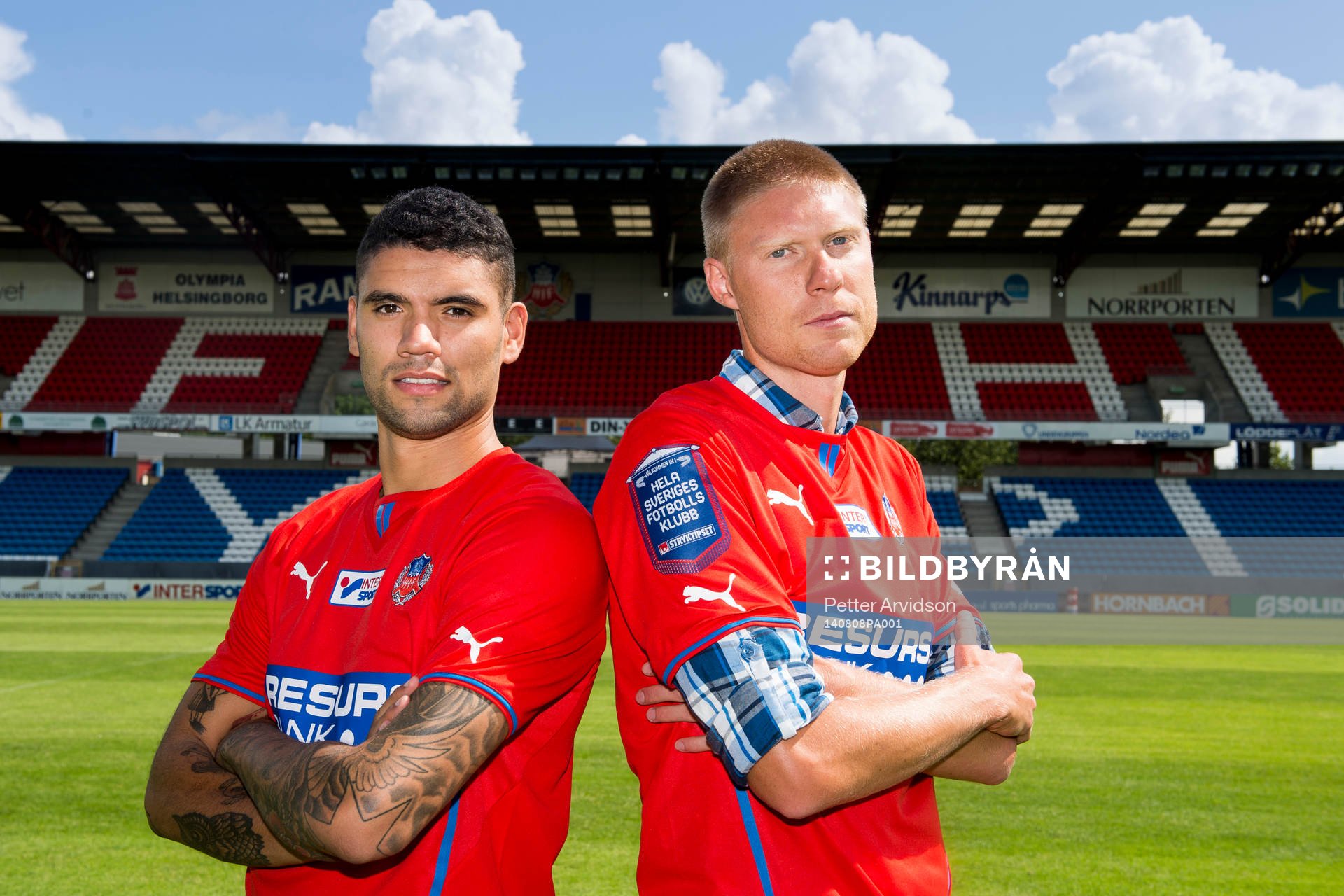Helsingborgs nyförvärv Victor Pálsson och Markus Holgersson poserar för ett porträtt efter en presskonferens där dom presenteras som nya spelare i Helsingborg den 8 augusti 2014 i Helsingborg.