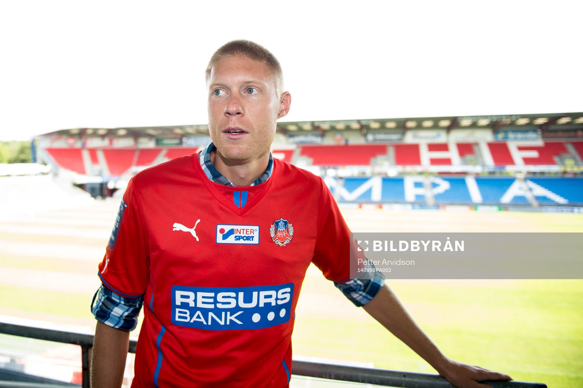 Helsingborgs nyförvärv Markus Holgersson efter en presskonferens där han presenteras som ny spelare i Helsingborg den 8 augusti 2014 i Helsingborg.