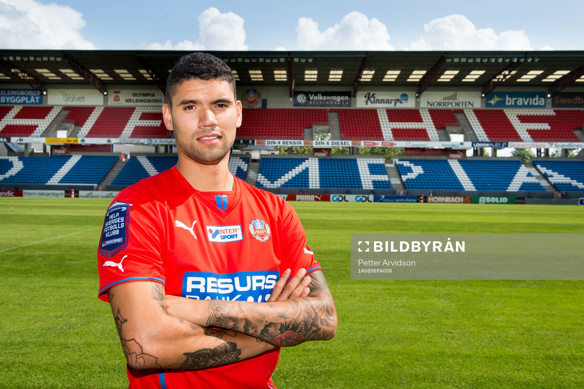 Helsingborgs nyförvärv Victor Pálsson poserar för ett porträtt efter en presskonferens där han presenteras som ny spelare i Helsingborg den 8 augusti 2014 i Helsingborg.