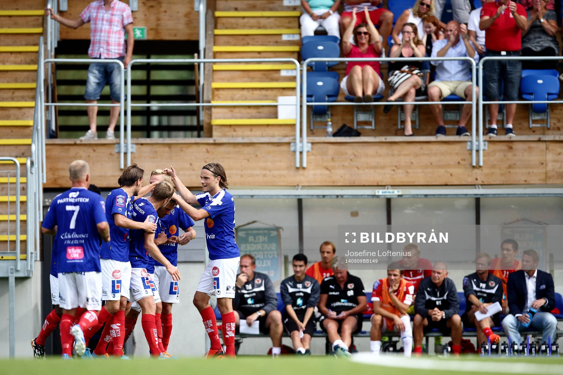 Åtvidabergs spelare jublar och kramar om Martin