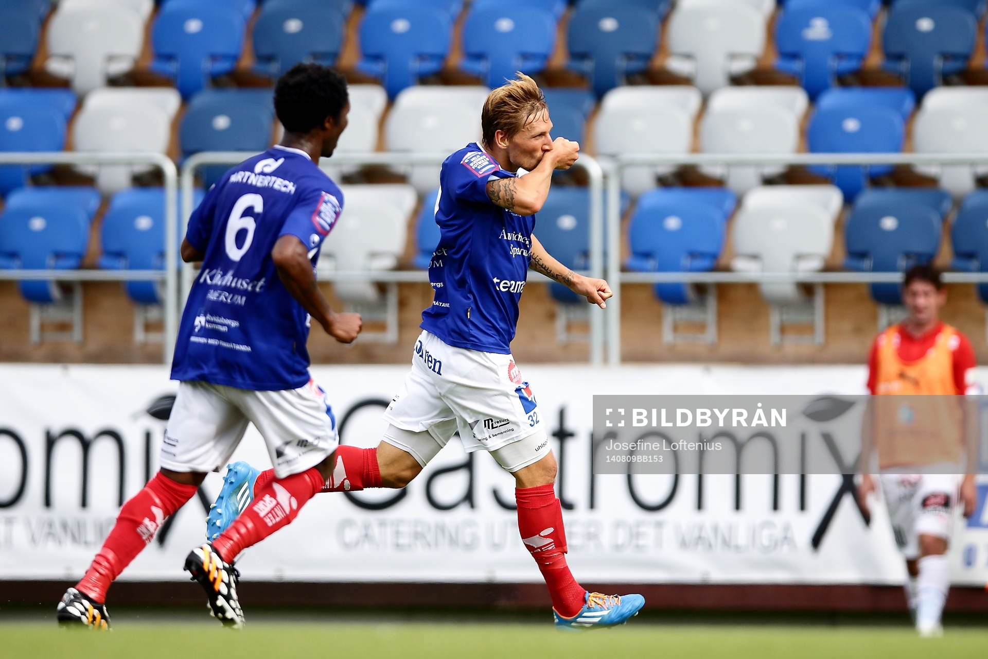 Åtvidabergs Martin Christensen jublar med Mohamed Abubakari