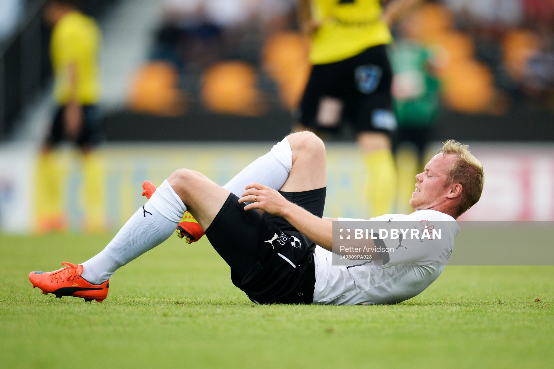 Örebro på fall under fotbollsmatchen i Allsvenskan mellan Mjällby och Örebro den 9 augusti 2014 i Mjällby.