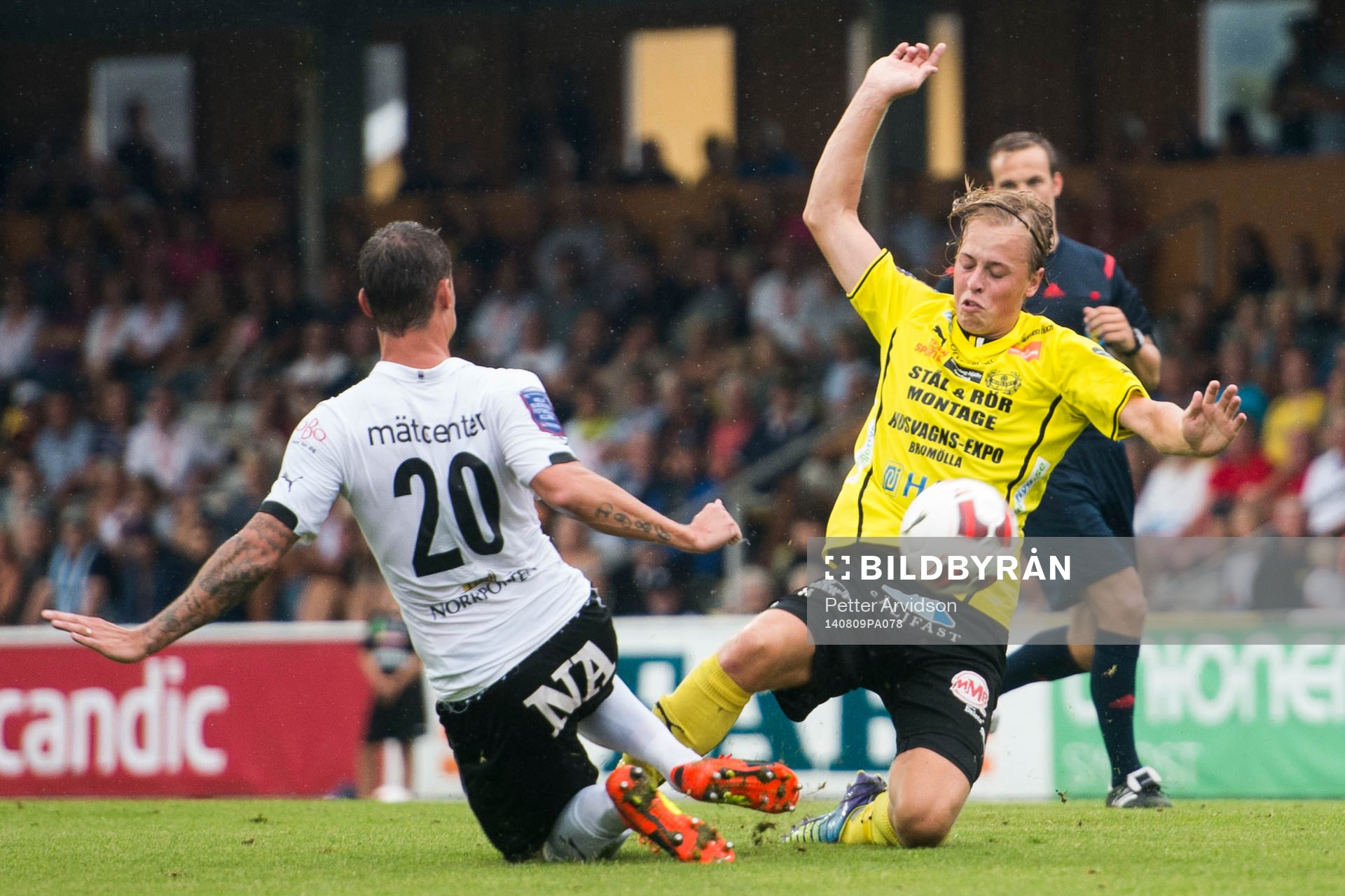 Örebros Erik Moberg och Mjällbys Robin Strömberg