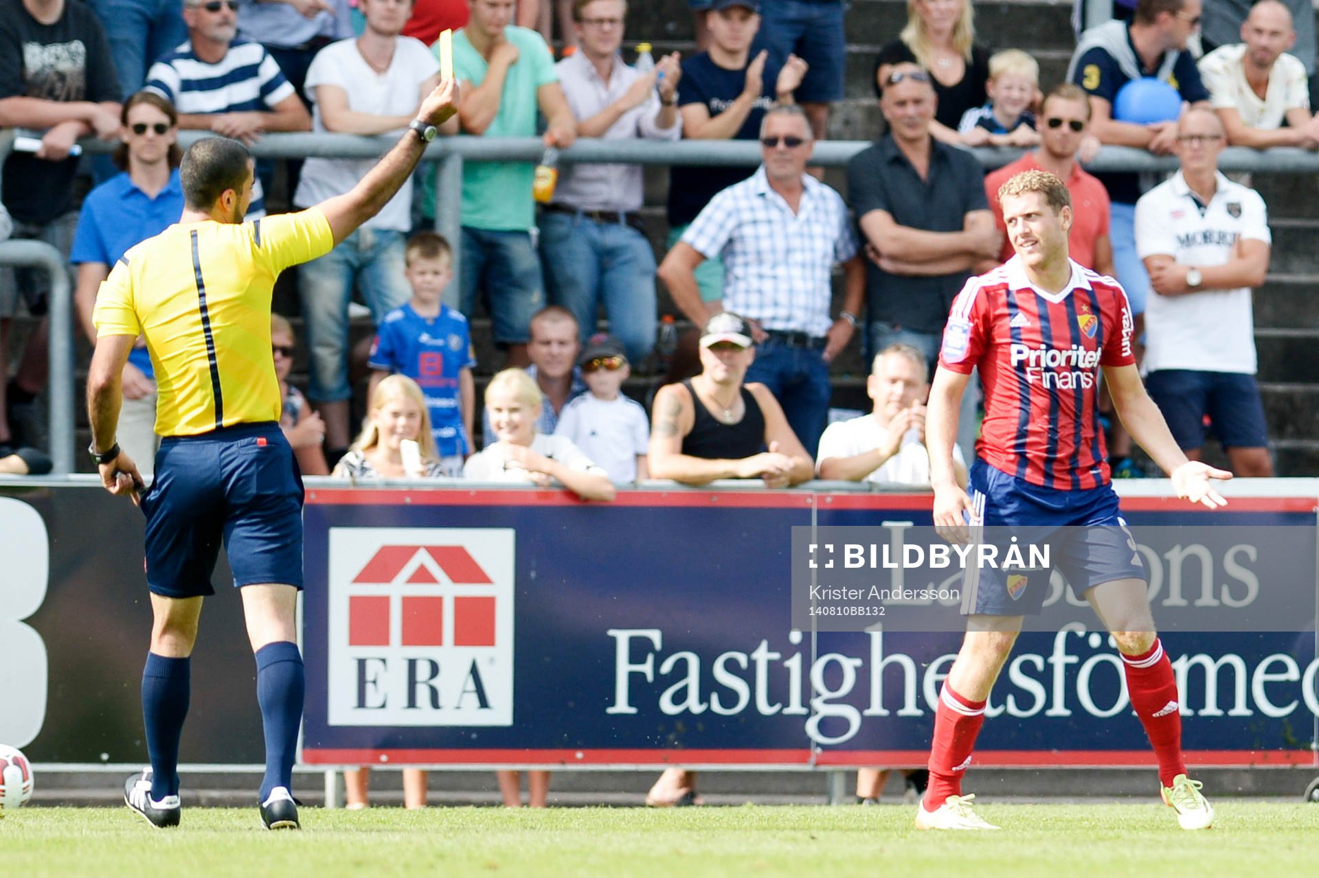 Djurgårdens Stefan Karlsson får gult kort
