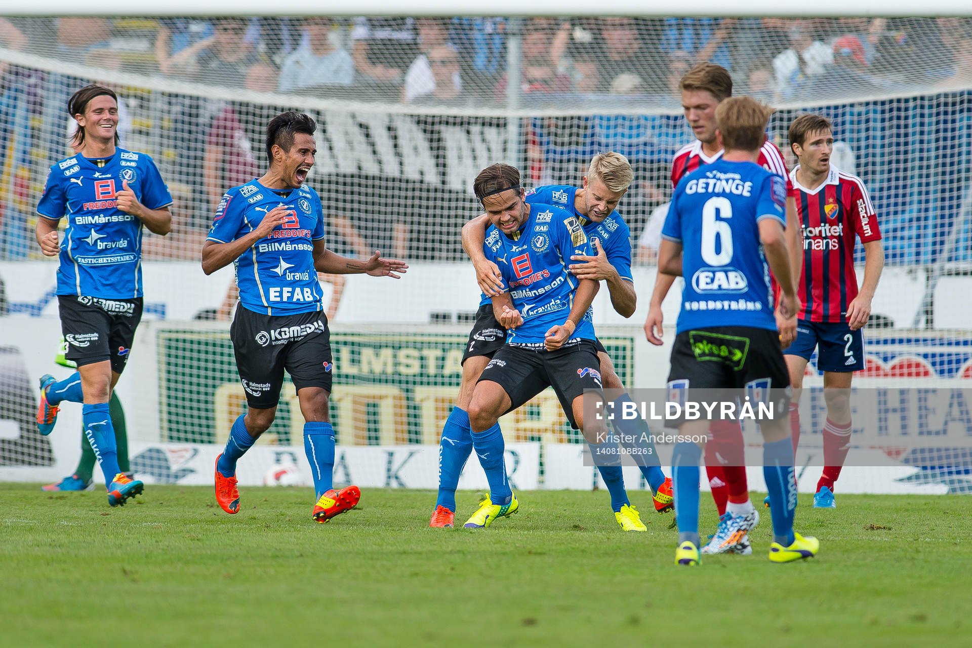 Halmstads Kristinn Steindorsson har gjort 2-1 och jublar