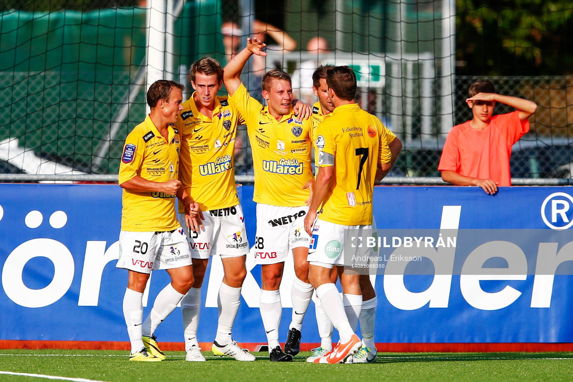 Falkenbergs Patrik Ingelsen jublar efter 1-2 under fotbollsmatchen i Allsvenskan mellan Brommapojkarna och Falkenberg den 10 augusti 2014 i Stockholm.