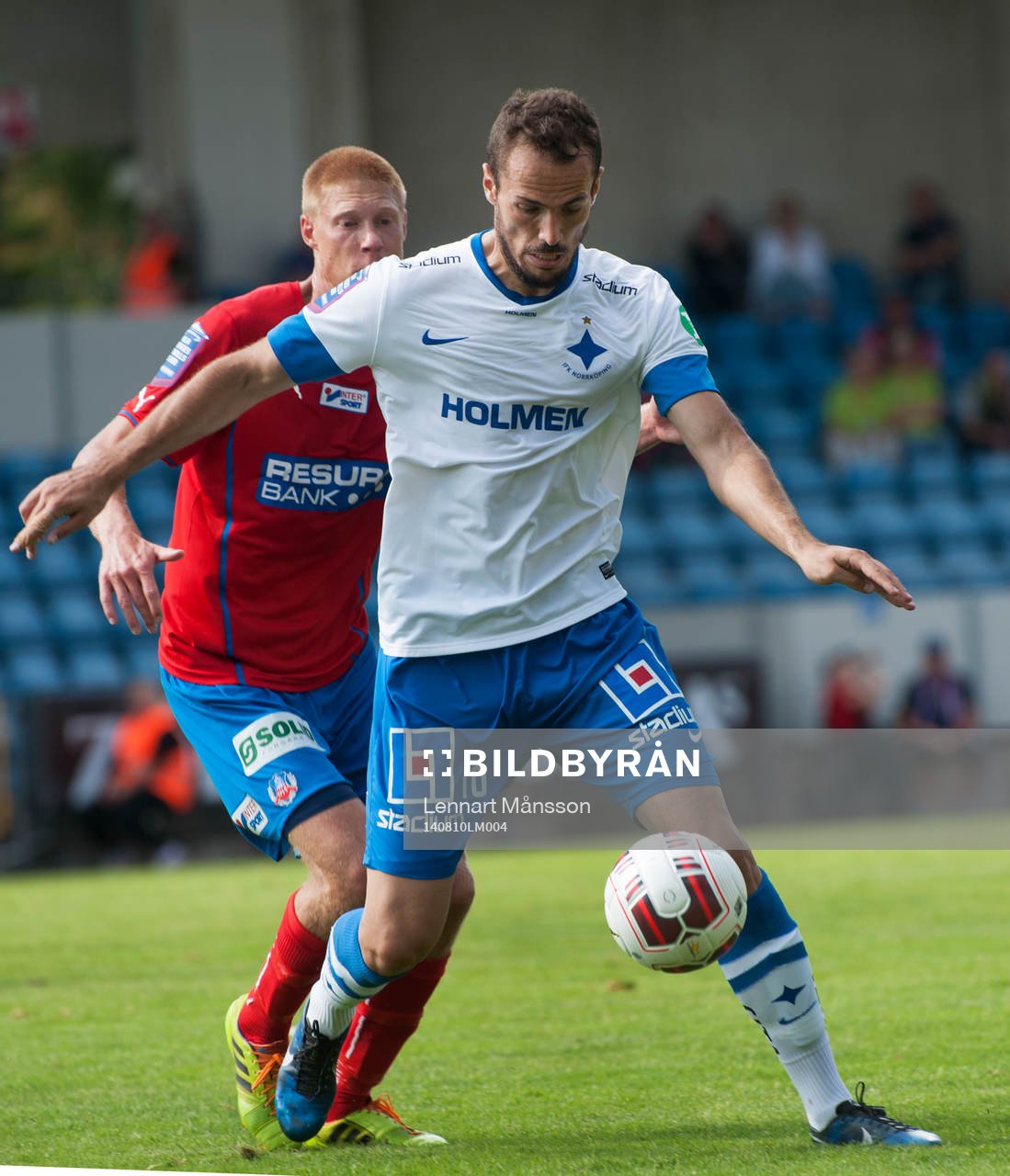 Helsingborgs Markus Holgersson jagar Norrköpings Emir