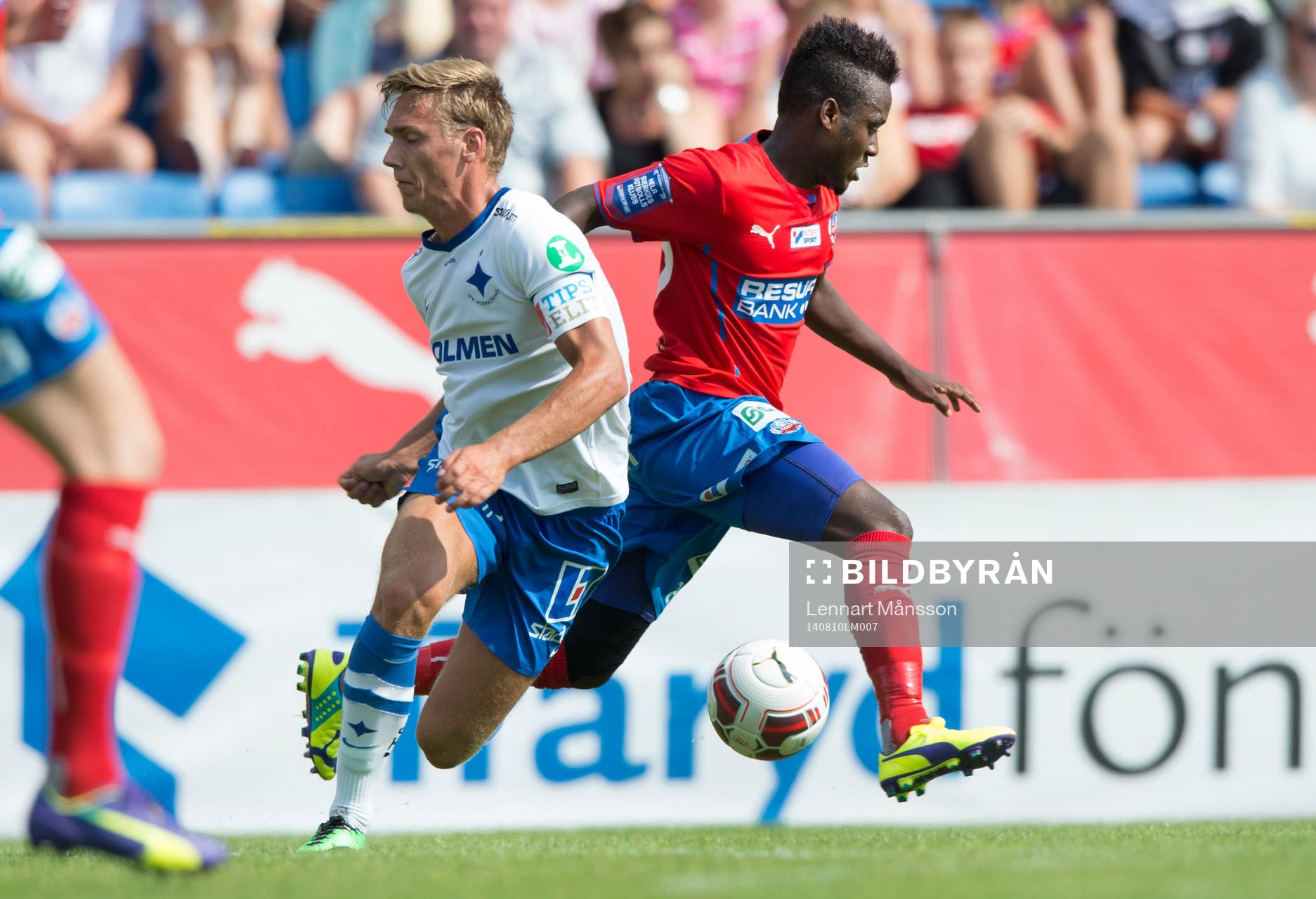 Helsingborgs David Accam mot Norrköpings Linus Wahlqvist i