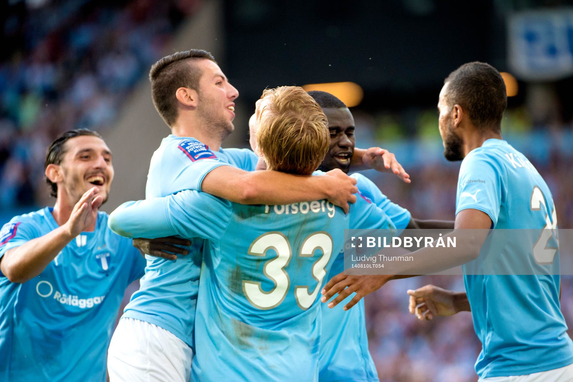 Malmö FFs spelare firar Emil Forsberg gjort 2-1