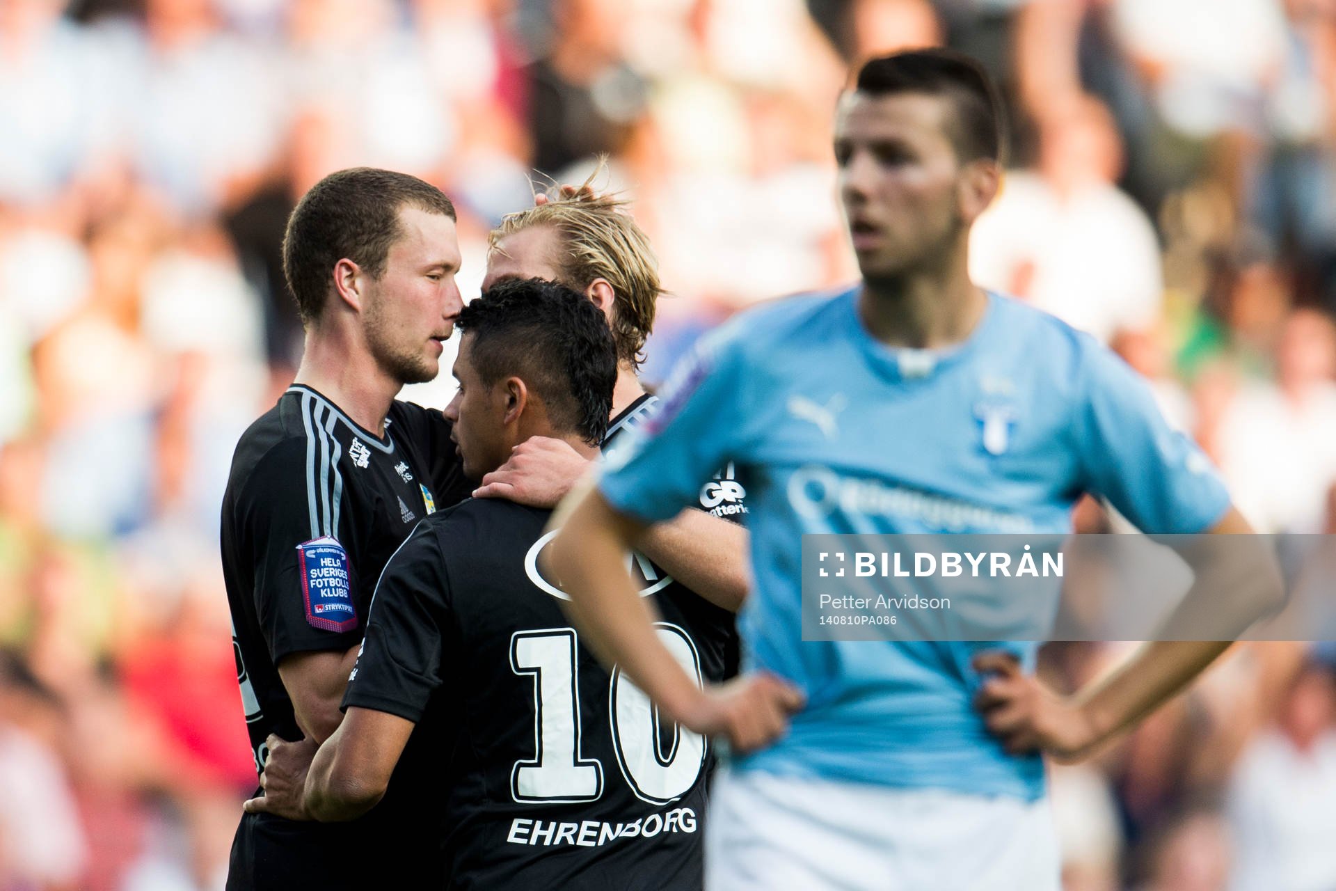 IFK Göteborgs Jakob Johansson och Daniel Sobralense kramar