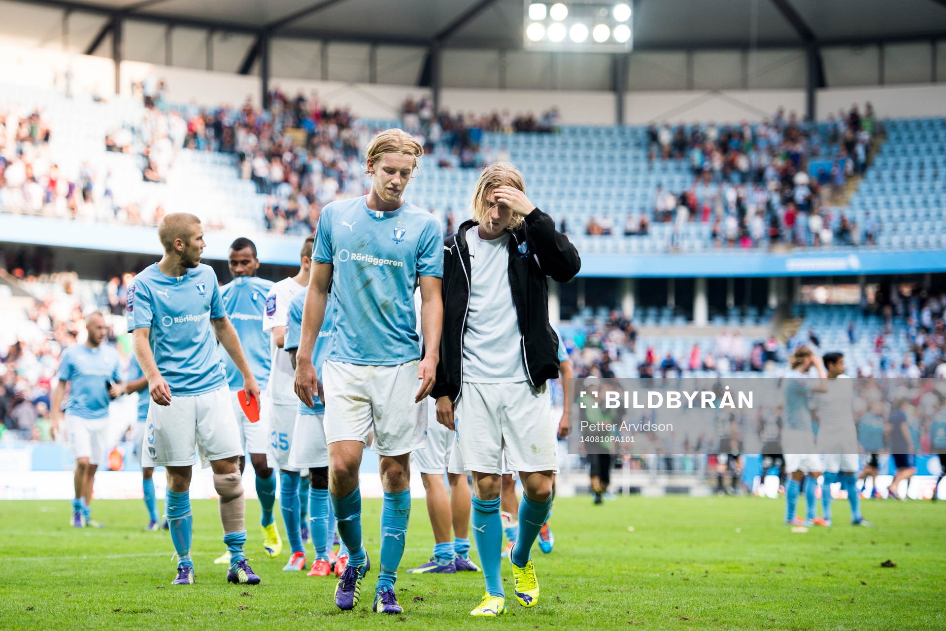 Malmö FFs Filip Helander och Simon Kroon deppar