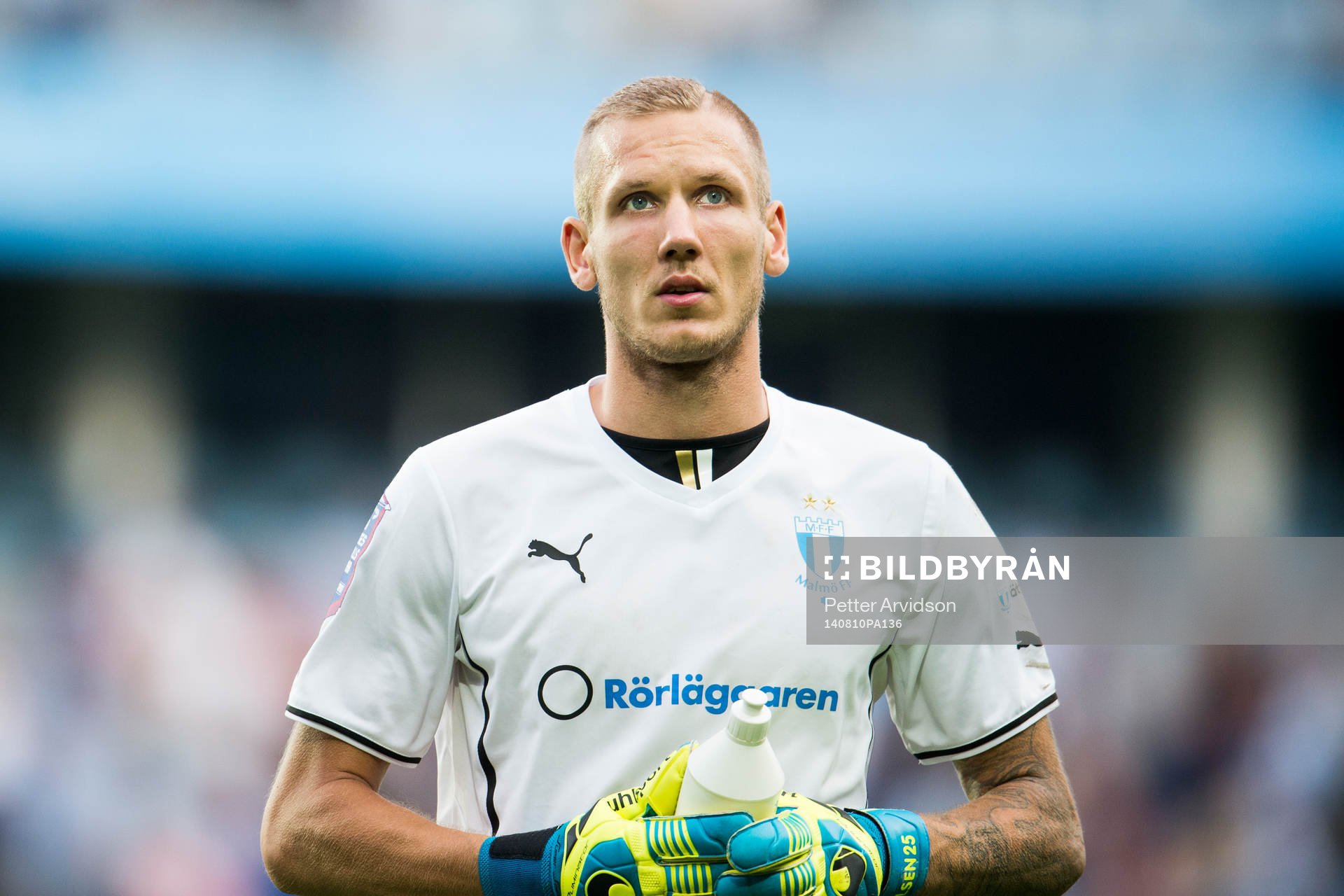Malmö FFs målvakt Robin Olsen under fotbollsmatchen i Allsvenskan mellan Malmö FF och IFK Göteborg den 10 augusti 2014 i Malmö.