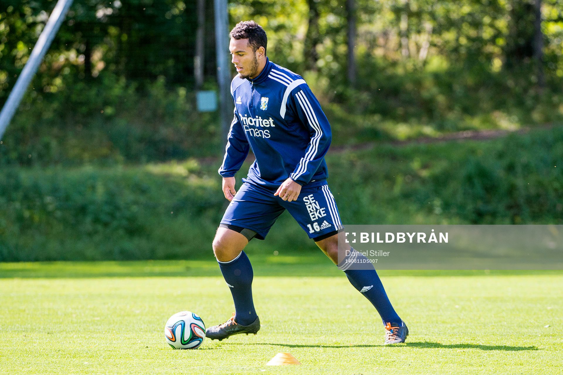 Nyförvärvet Kenneth Zohore tränar med IFK Göteborg den 11 april 2014 i Göteborg.