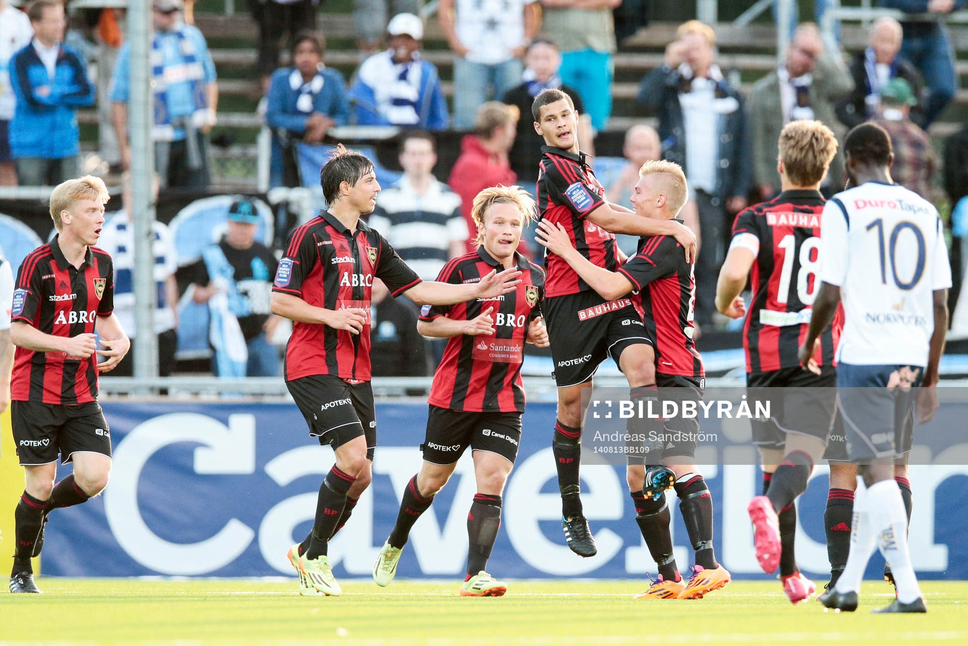 Brommapojkarnas Mauricio Albornoz jublar