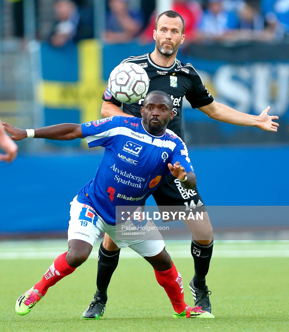 Åtvidabergs John Owoeri och IFK Göteborgs Hjalmar Jonsson