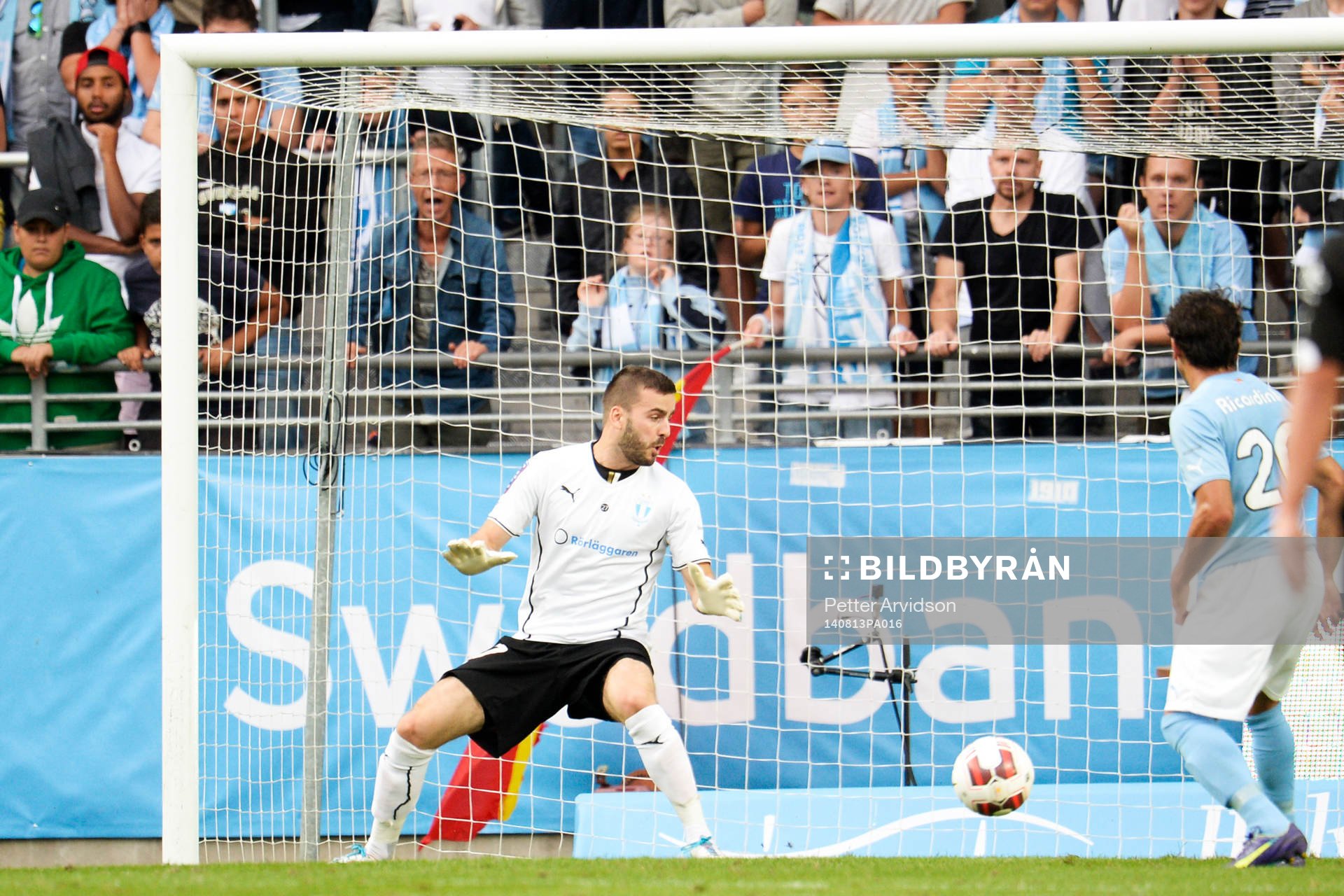 Malmö FFs målvakt Zlatan Azinovic släpper in 0-2