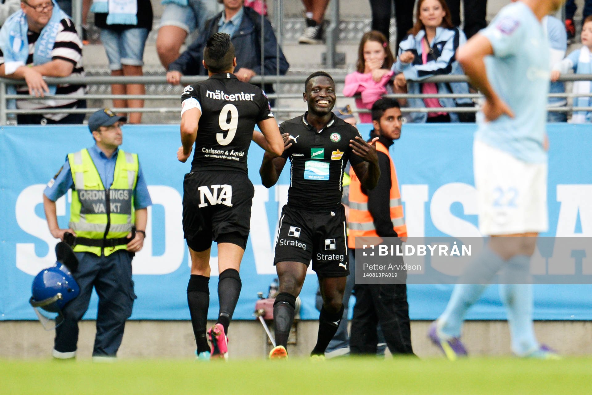 Örebros Alhassan Kamara  jublar