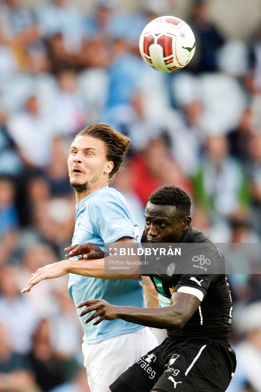 Malmö FFs Erik Johansson och Örebros Alhassan Kamara