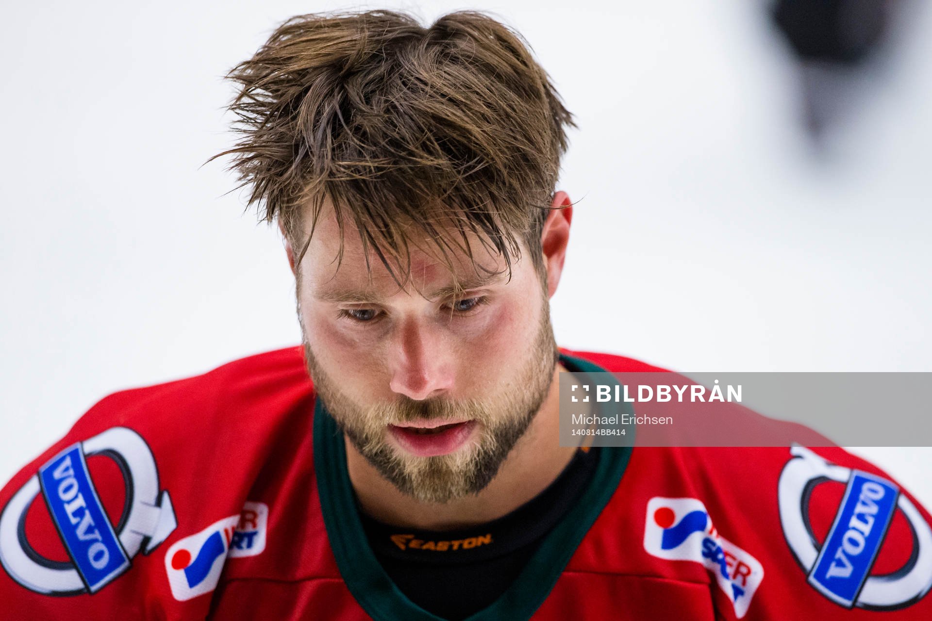 Frölundas Christoffer Persson åker av isen