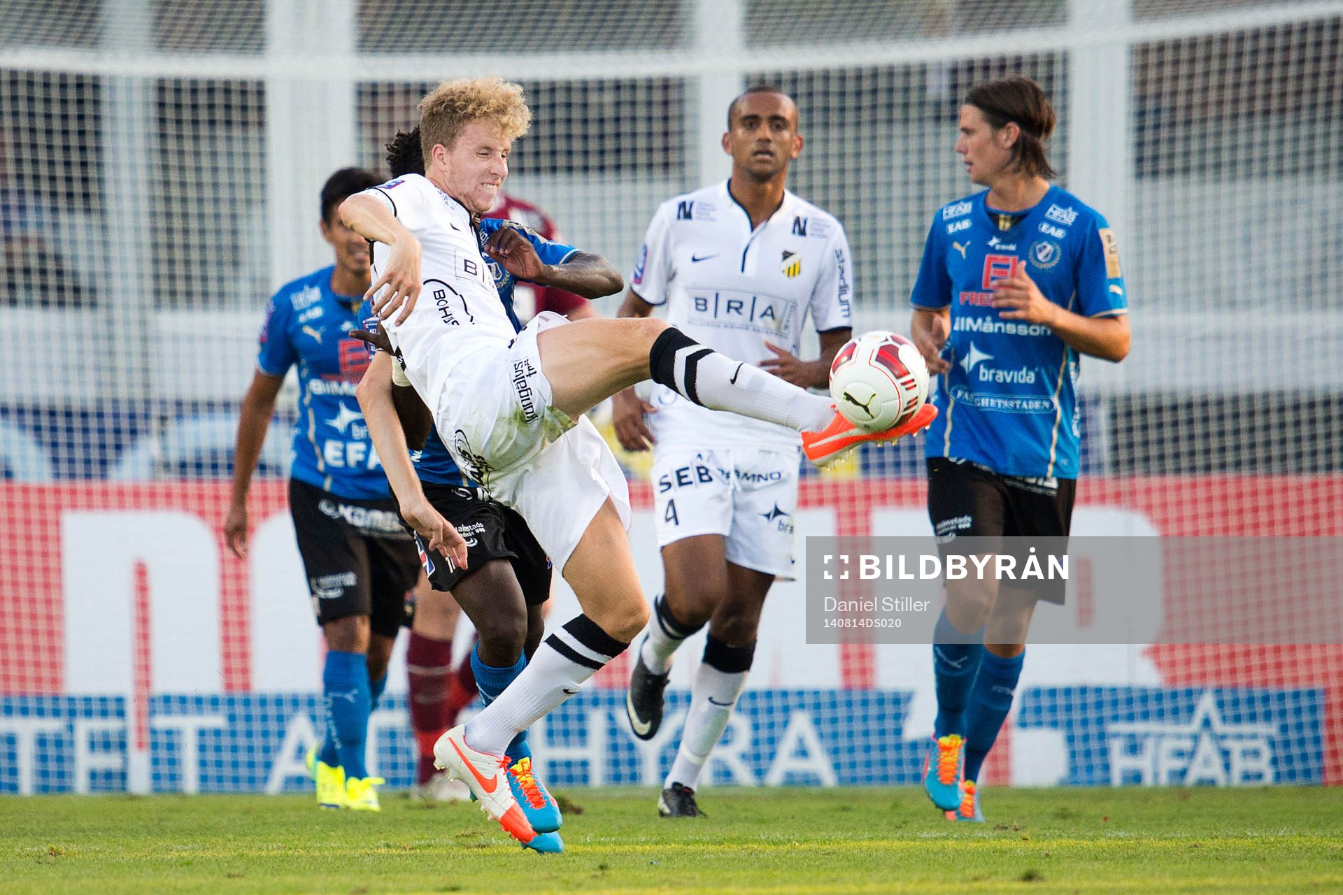 Häckens Samuel Gustafson under fotbollsmatchen i Allsvenskan mellan Halmstad och Häcken den 14 april 2014 i Halmstad.
