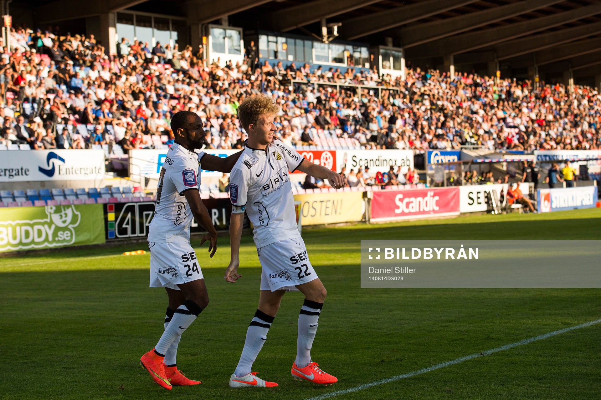 Häckens Samuel Gustafson har precis gjort 0-1 och jublar