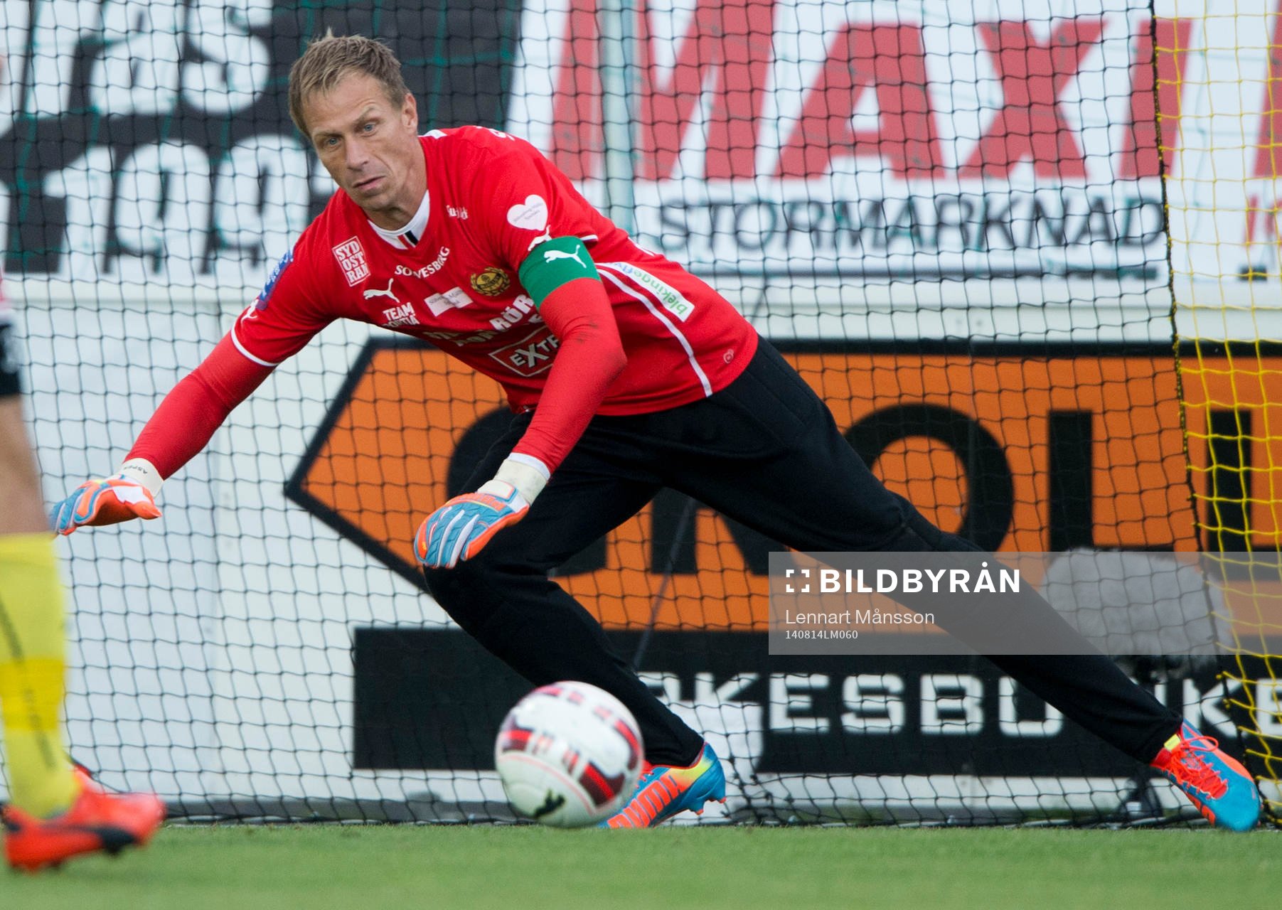Mjällbys målvakt Mattias Asper i den allsvenska matchen mellan Mjällby och Norrköping i Hällevik 14 augusti 2014.