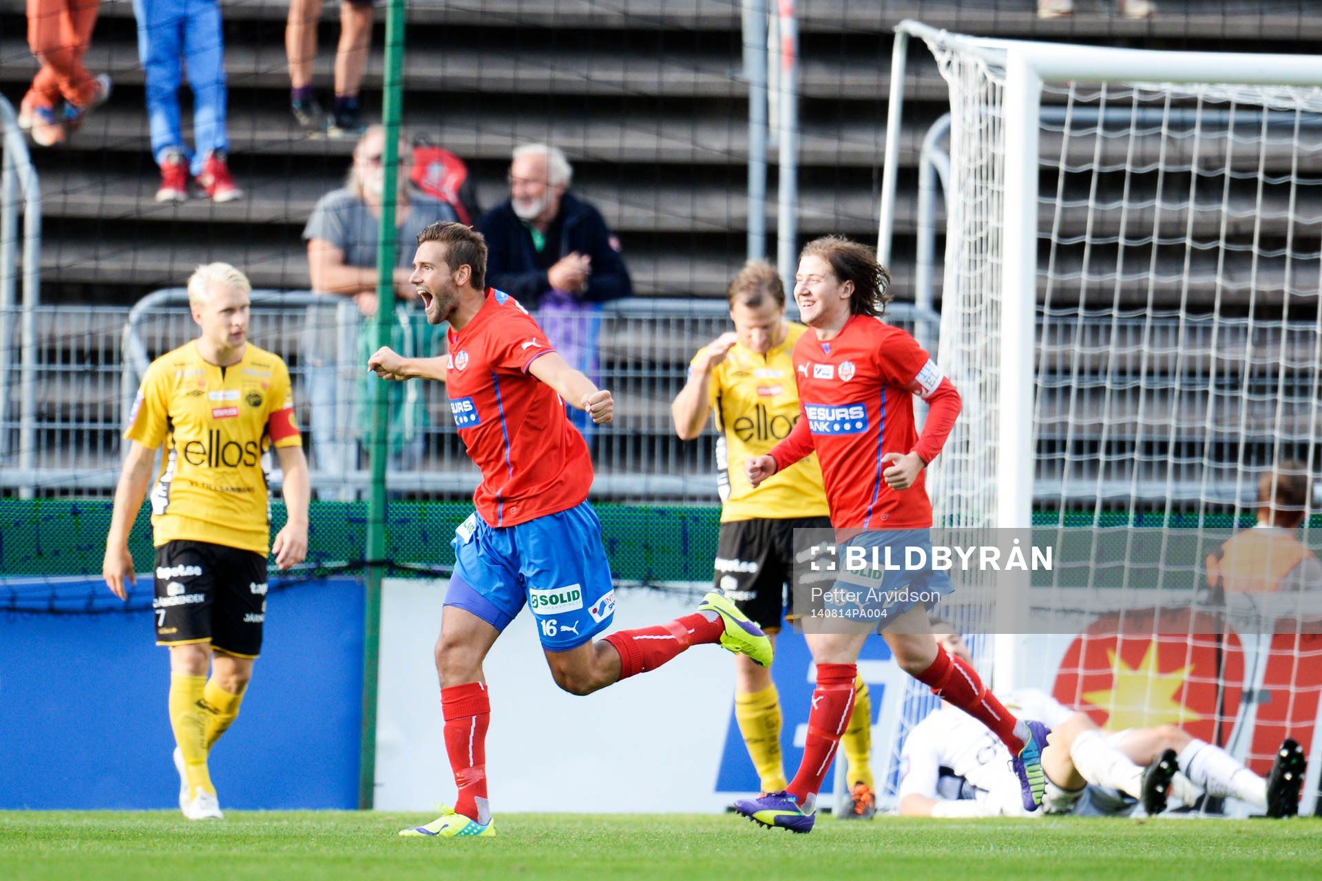 Helsingborgs Mikael Dahlberg jublar
