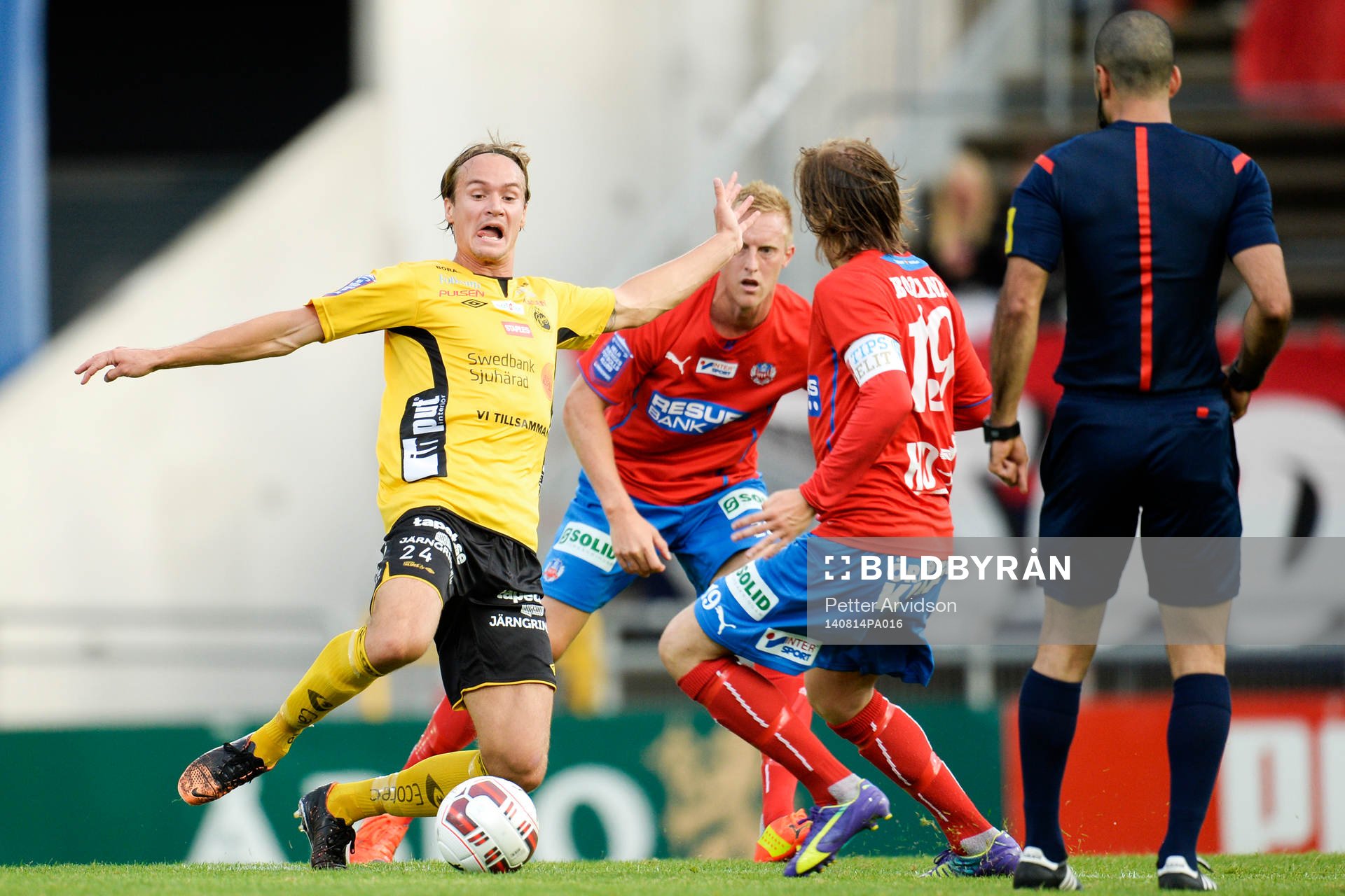Elfsborgs Viktor Prodell och Helsingborgs Darijan Bojanic under fotbollsmatchen i Allsvenskan mellan Helsingborg och Elfsborg den 14 augusti 2014 i Helsingborg.