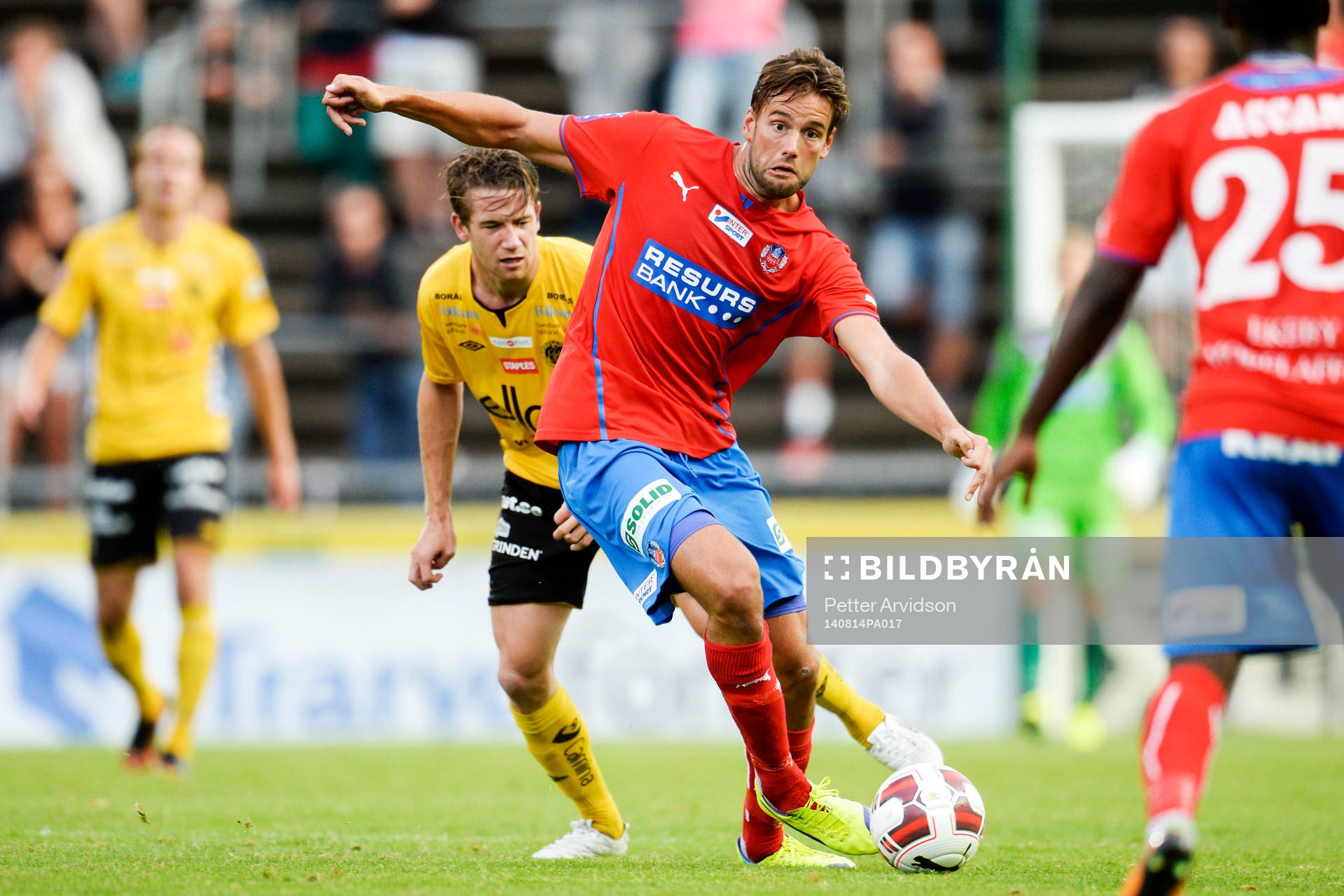 Helsingborgs Mikael Dahlberg och Elfsborgs Marcus Rohdén under fotbollsmatchen i Allsvenskan mellan Helsingborg och Elfsborg den 14 augusti 2014 i Helsingborg.