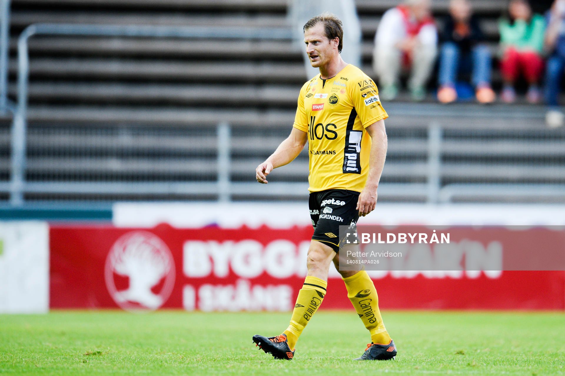 Elfsborgs Daniel Mobaeck lämnar planen utvisad