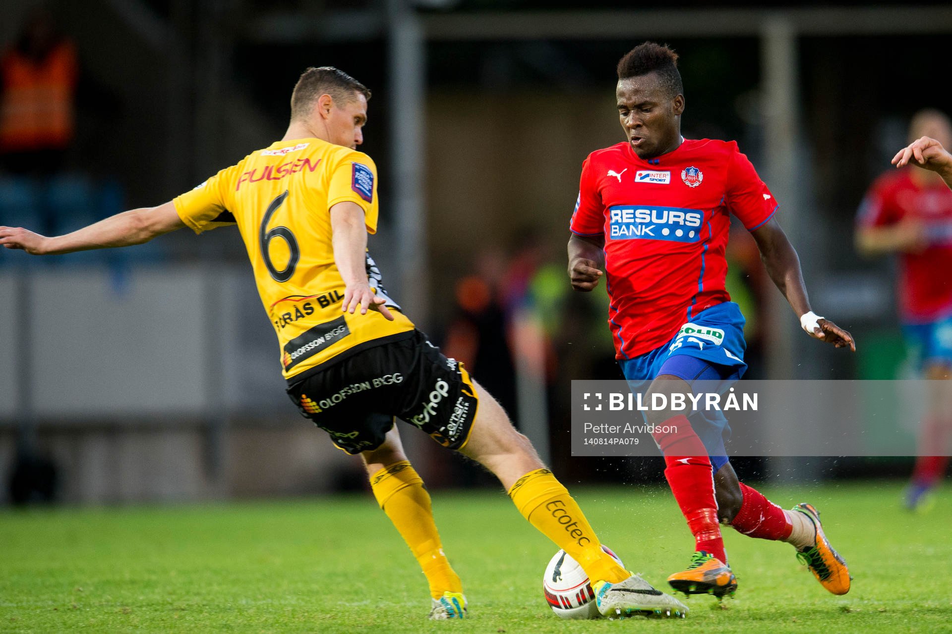 Helsingborgs David Accam och Elfsborgs Jon Jönsson