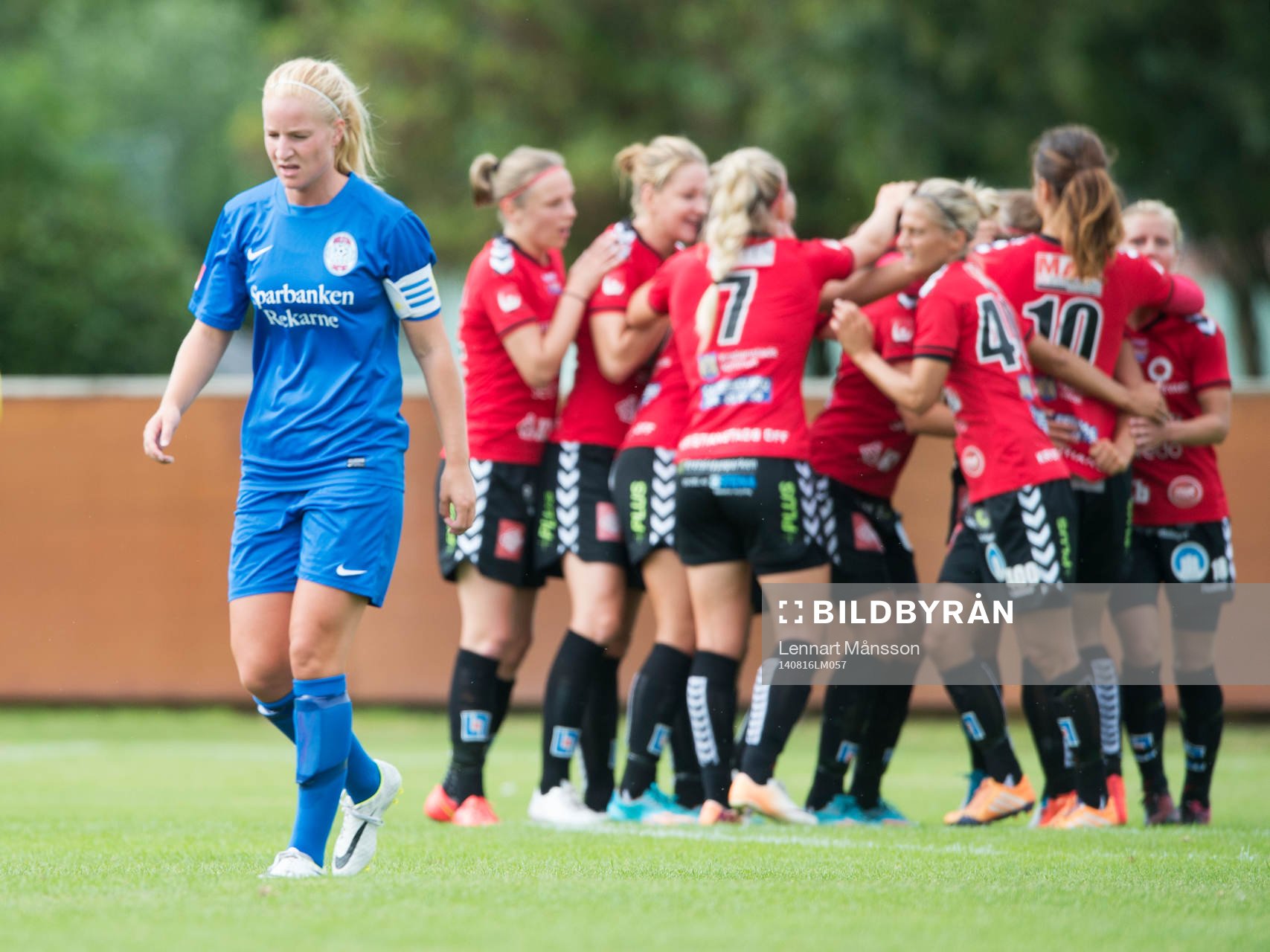 Kristianstads Olivia Welin har gjort 1-0 i matchen i damallsvenskan mellan Kristianstad och Eskilstuna i Kristianstad 16 augusti 2014.