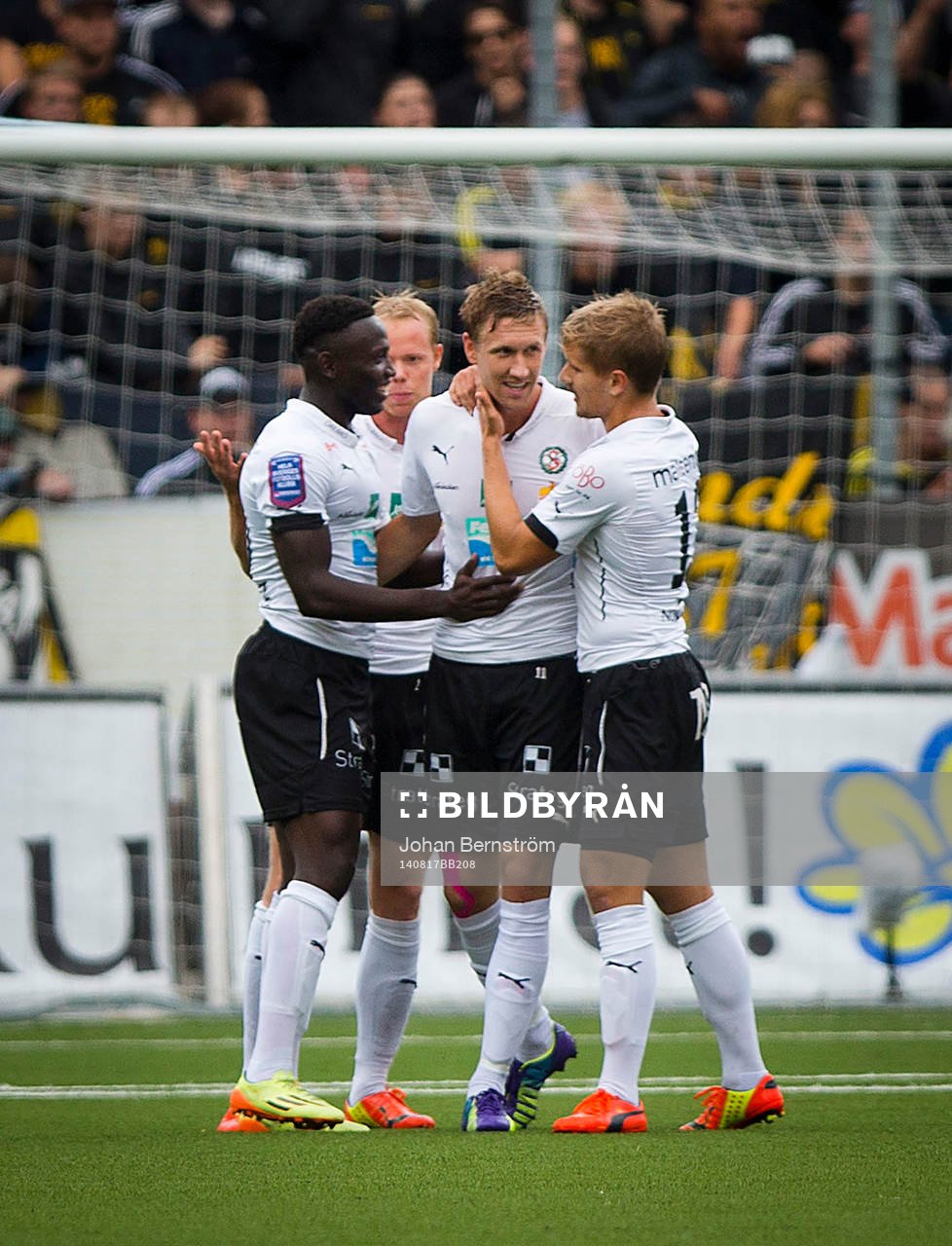 Örebros Marcus Pode gör 2-0 och jublar